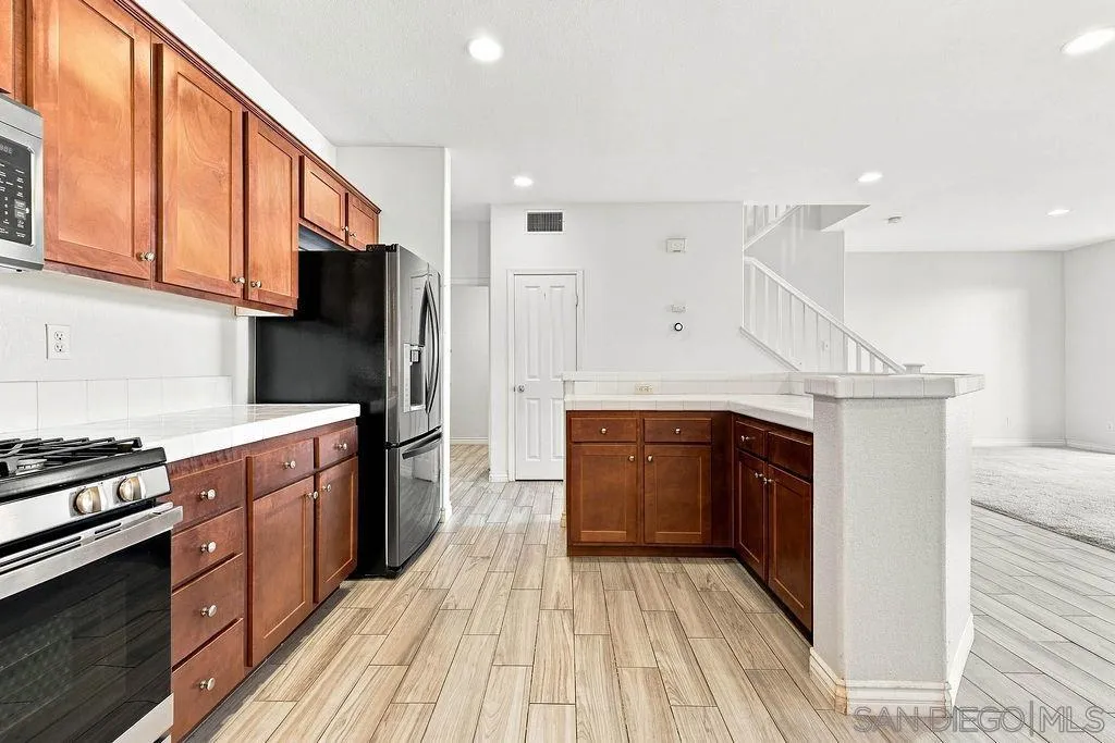 Photo #6: 260019289 Listing: Photo #6