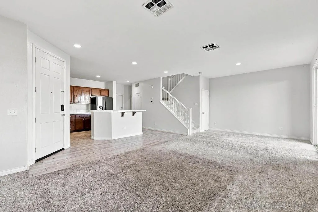 Photo #4: 260019289 Listing: Photo #4