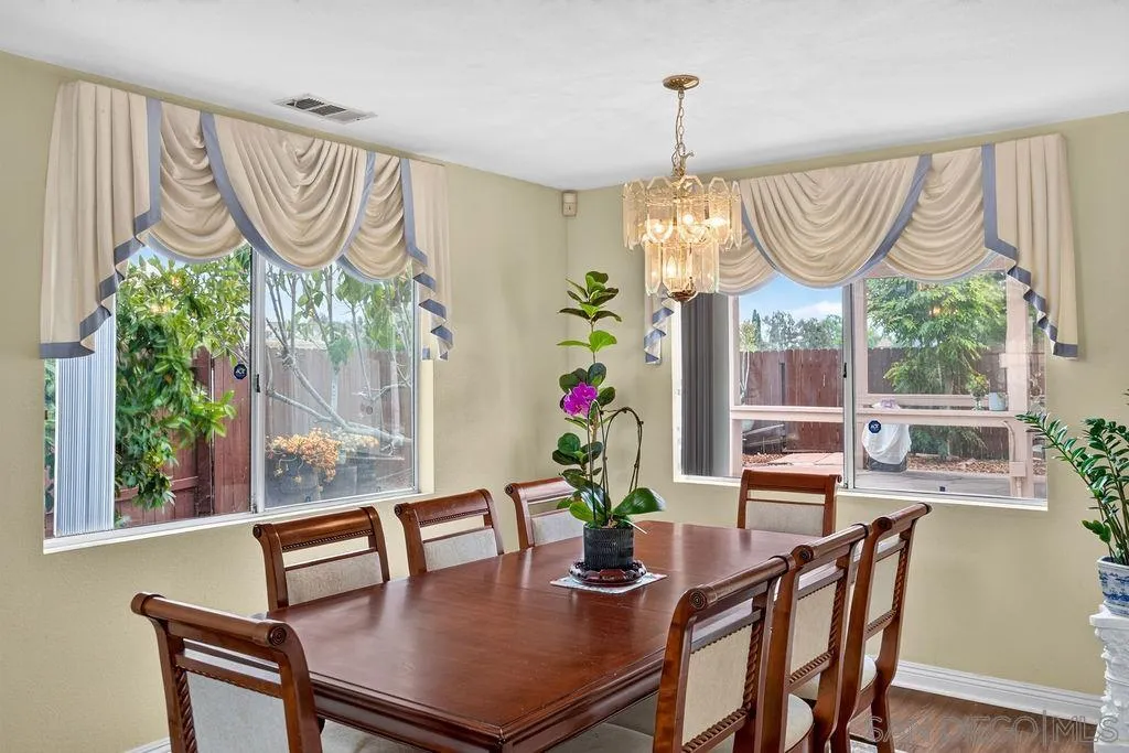 https://cdn.realtyfeed.com/cdn/127/260019291/30e84d15f5463a5d6b7cff6e5688b614.webp