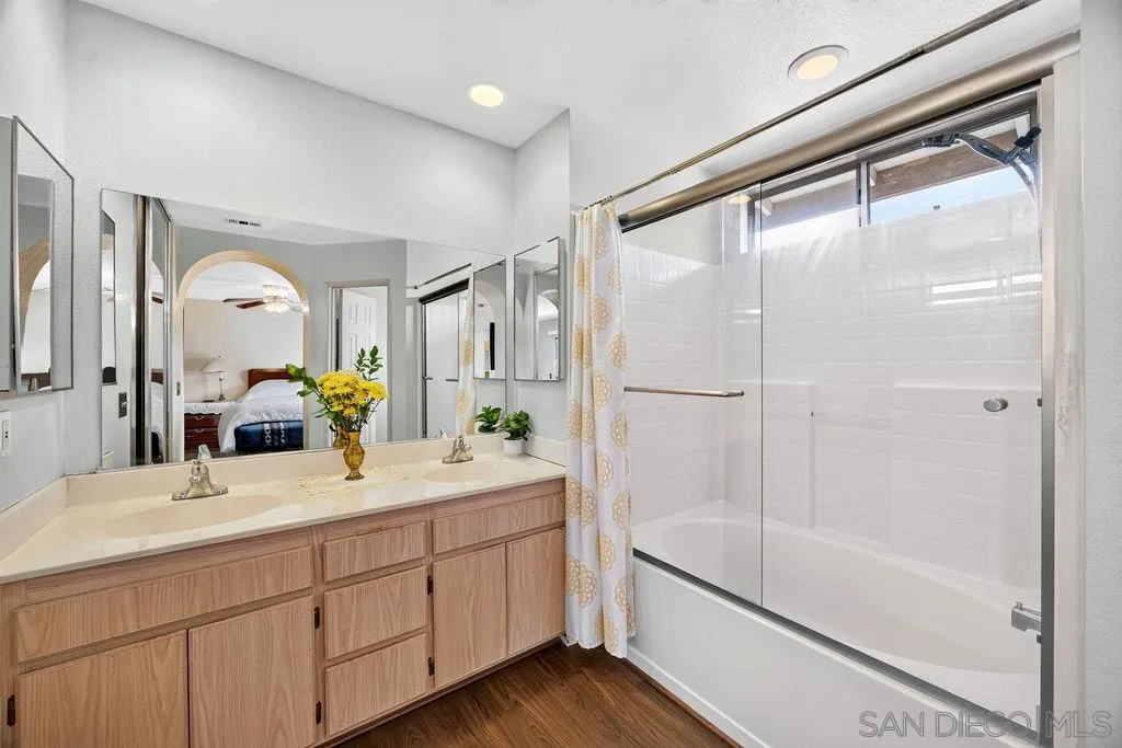 https://cdn.realtyfeed.com/cdn/127/260019291/378f917c74fdec591e4b6ae32d57fea0.webp