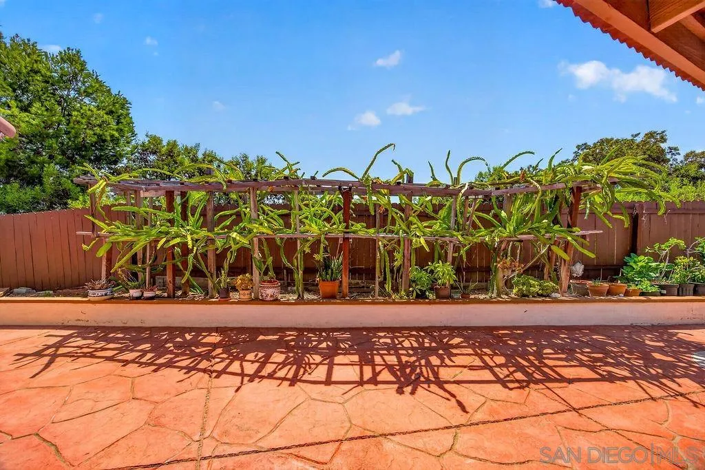 https://cdn.realtyfeed.com/cdn/127/260019291/4dfa853e2fb4d07c8cb617878e31cdd0.webp