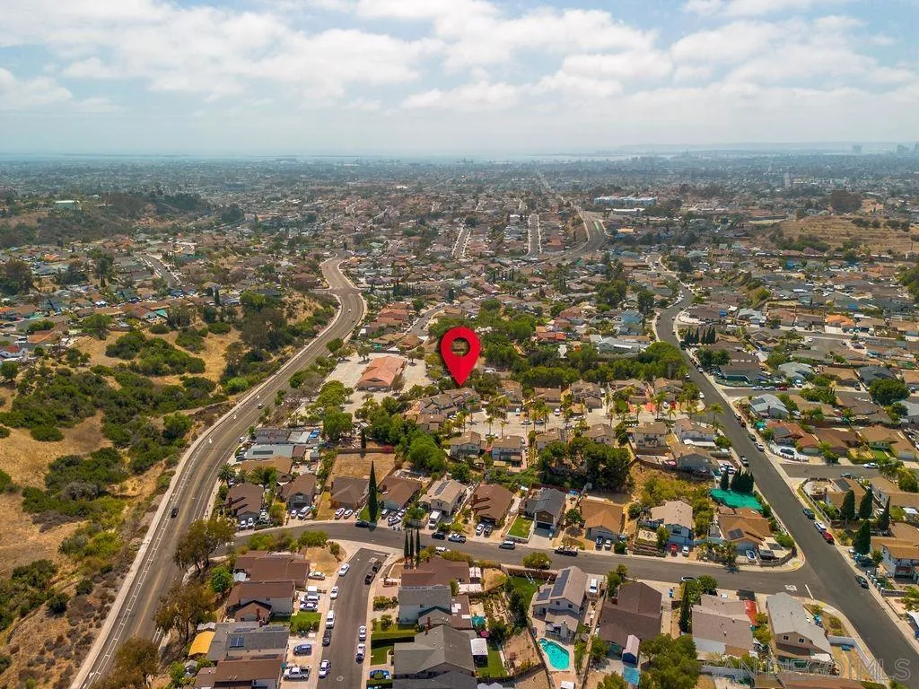 https://cdn.realtyfeed.com/cdn/127/260019291/7c589f1e17180686371b6a0a5641c7ce.webp