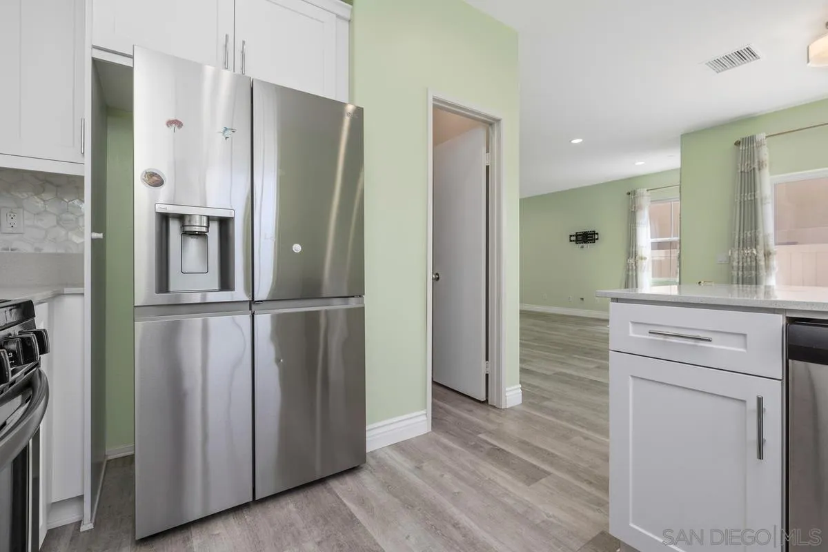 https://cdn.realtyfeed.com/cdn/127/260019292/1bcb0e19fbc09aff6cd879a77d400135.webp