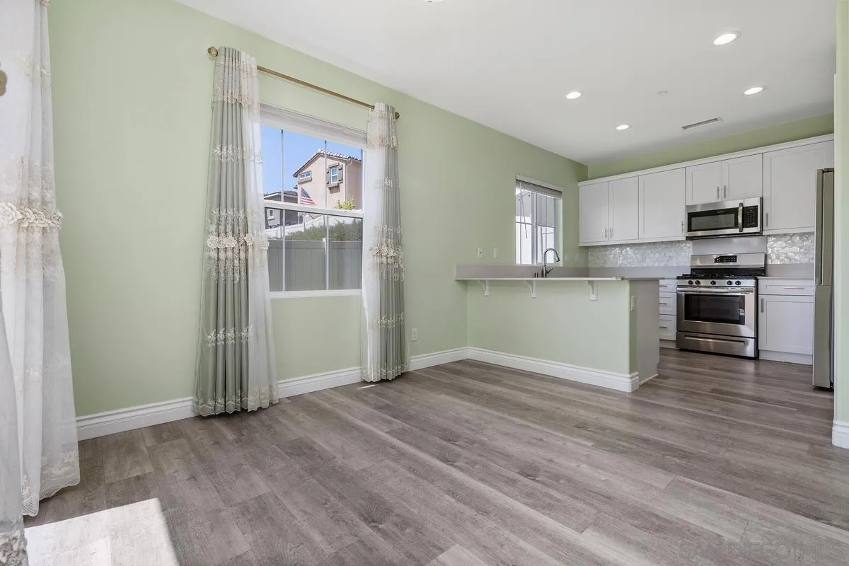 https://cdn.realtyfeed.com/cdn/127/260019292/3e17d3c1fb56955c9afa6bee1f573192.webp