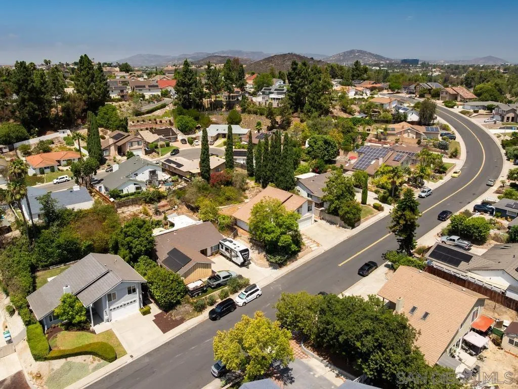 https://cdn.realtyfeed.com/cdn/127/260019293/2f6017ebfe5ee70bbfafbb578e777420.webp