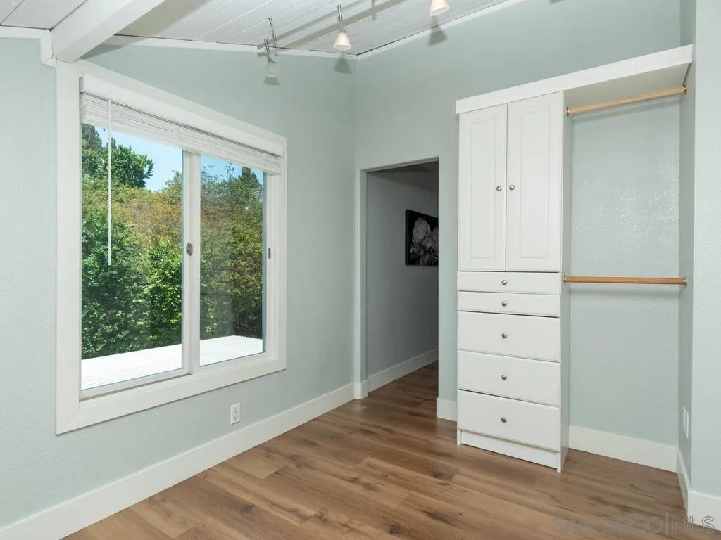 https://cdn.realtyfeed.com/cdn/127/260019293/4dda38ae3db5efb8d800f722b137bdc3.webp