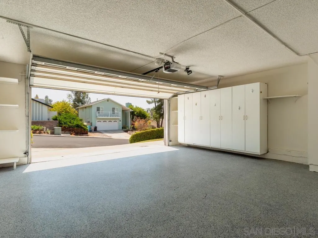 https://cdn.realtyfeed.com/cdn/127/260019293/6d199bb4f7a9312025e7e8f0a7d81f63.webp