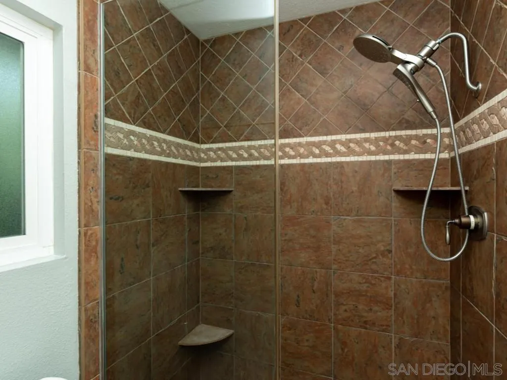 https://cdn.realtyfeed.com/cdn/127/260019293/ac39d74d72c84f89424bc4c58807ce99.webp