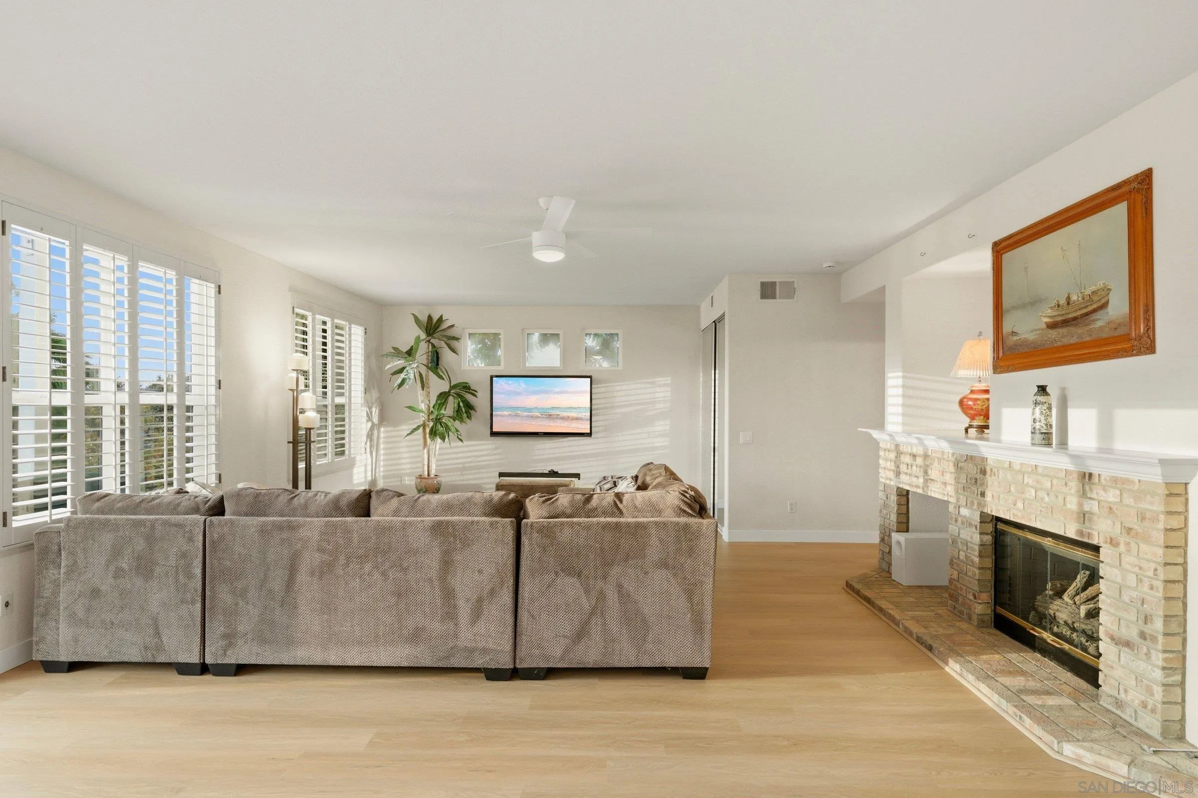 https://cdn.realtyfeed.com/cdn/127/260019294/0daae4a733c528d11f53518b022fef54.webp