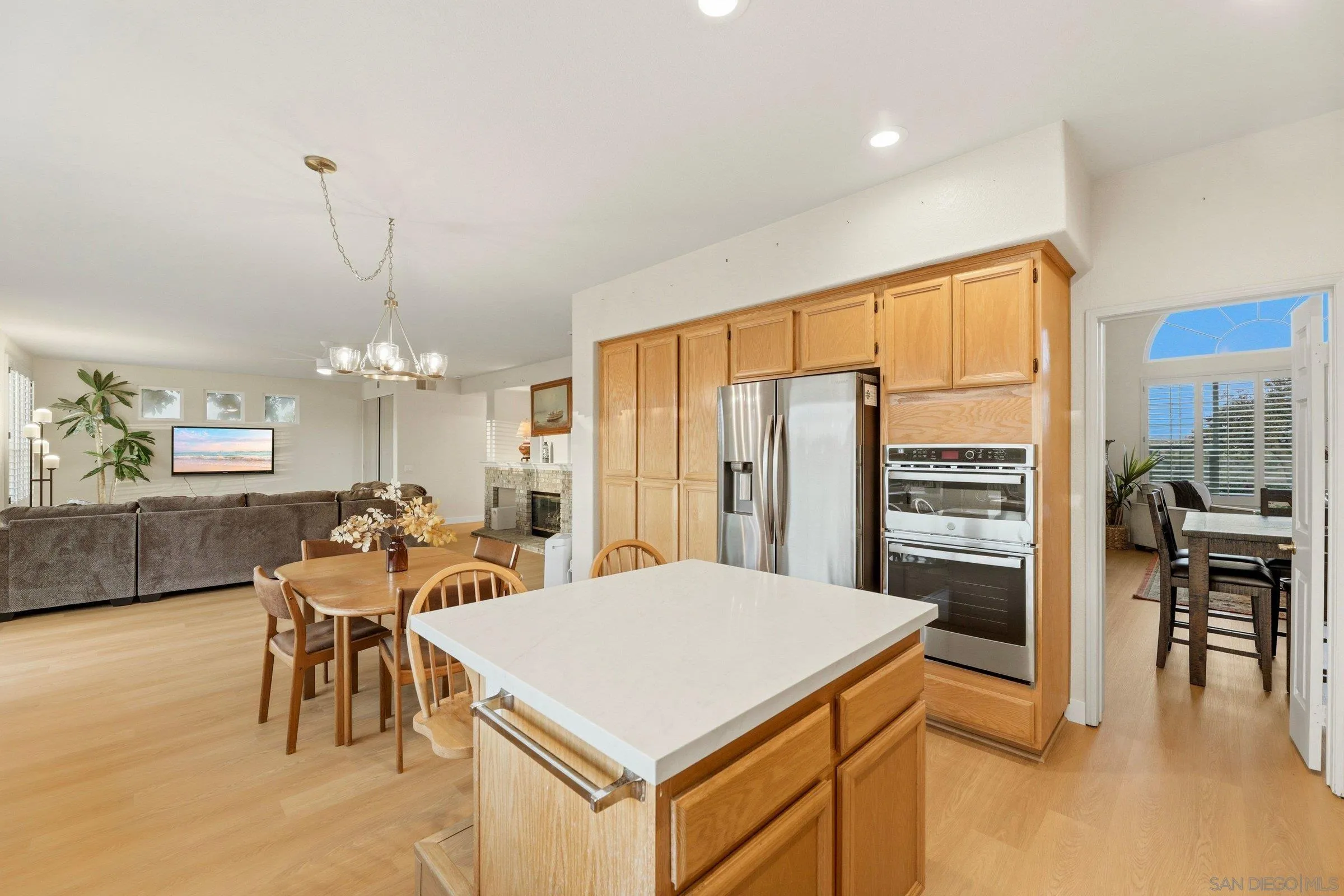 https://cdn.realtyfeed.com/cdn/127/260019294/276e4f54304515df7c4faa2af91d93de.webp
