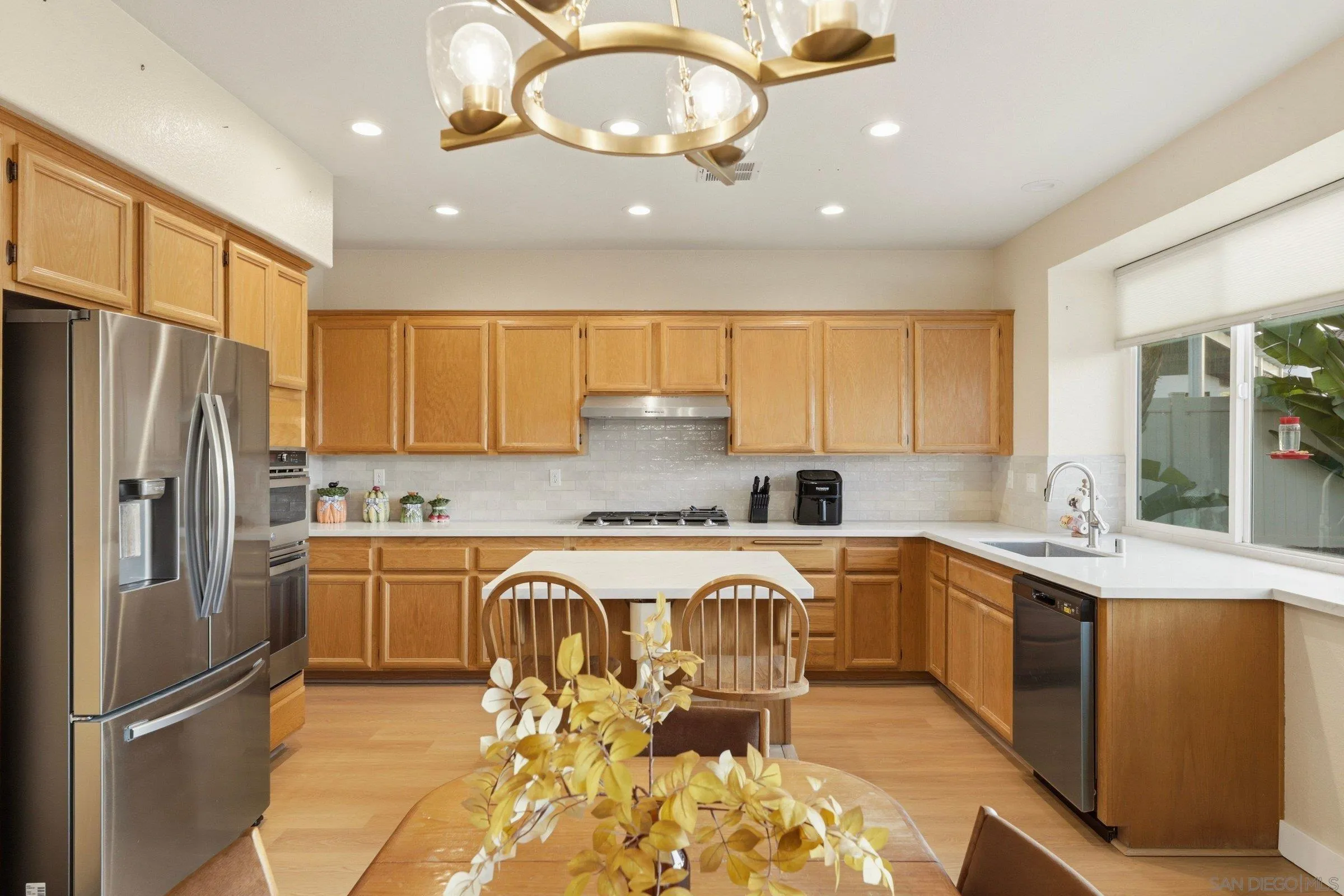 https://cdn.realtyfeed.com/cdn/127/260019294/2fef615e7c7f89519428e3aa3a1c2389.webp