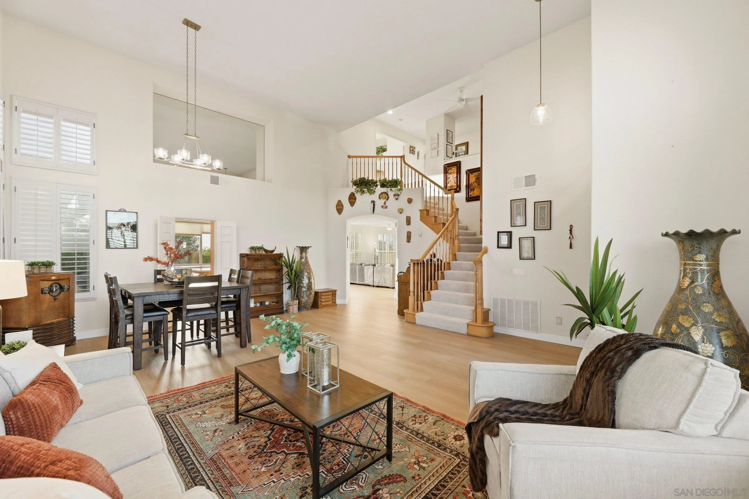 https://cdn.realtyfeed.com/cdn/127/260019294/724f5e65314a91ede4e45d9e877a77f7.webp