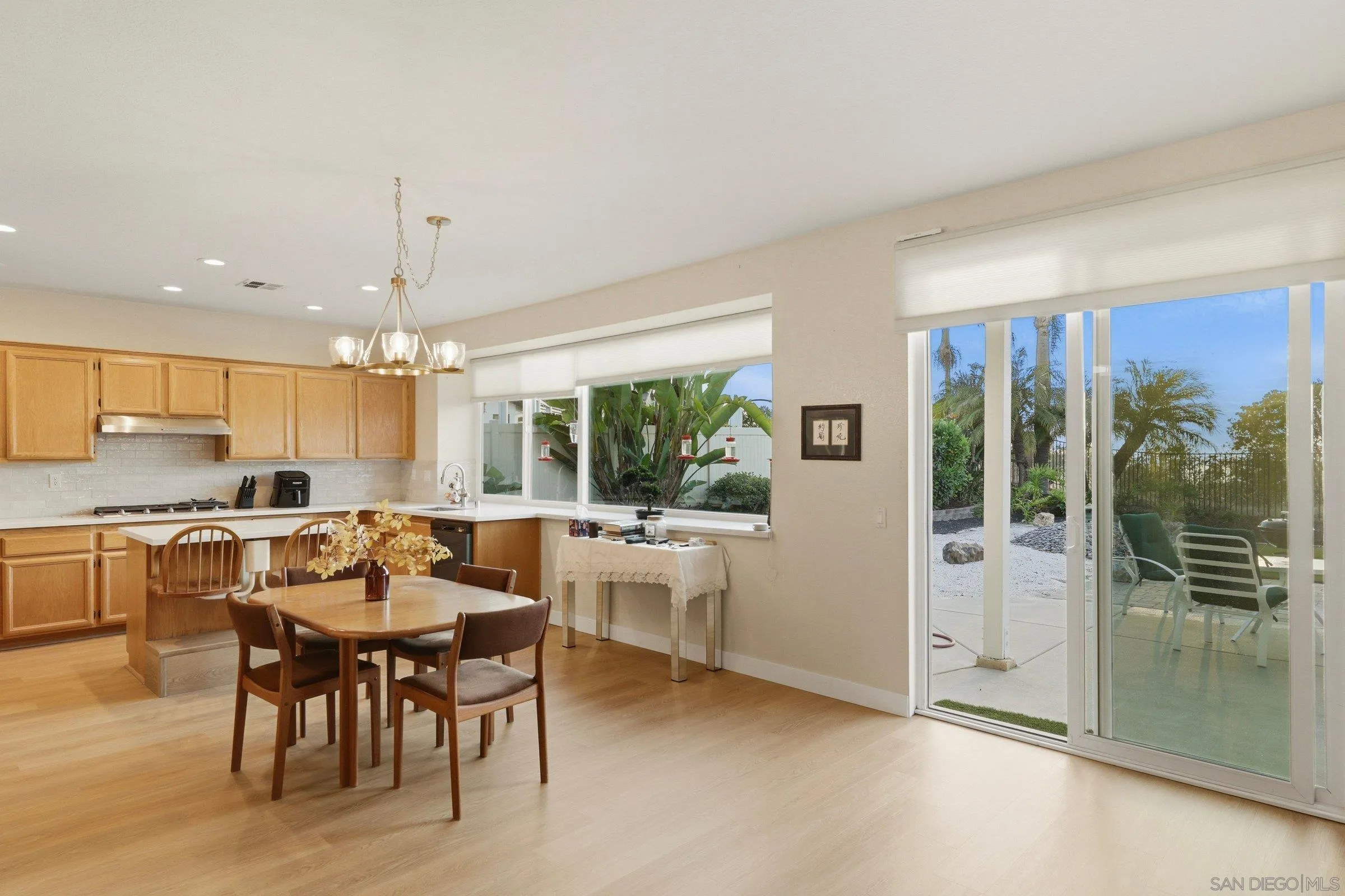 https://cdn.realtyfeed.com/cdn/127/260019294/7430baf189b56ee290e3a33b51879a0c.webp
