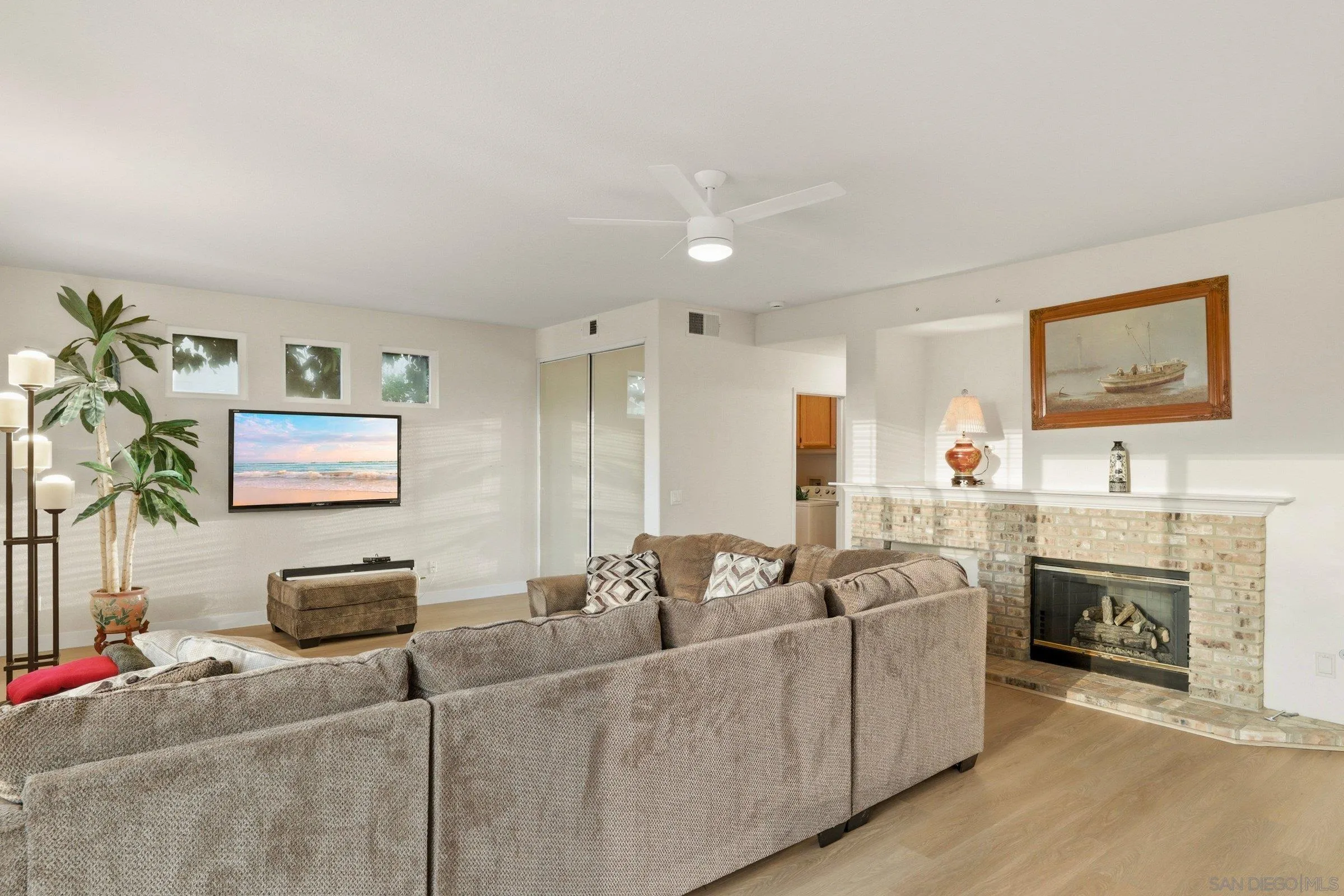 https://cdn.realtyfeed.com/cdn/127/260019294/787bb2d6fb5de5ef2a87876cdf1d9c6a.webp