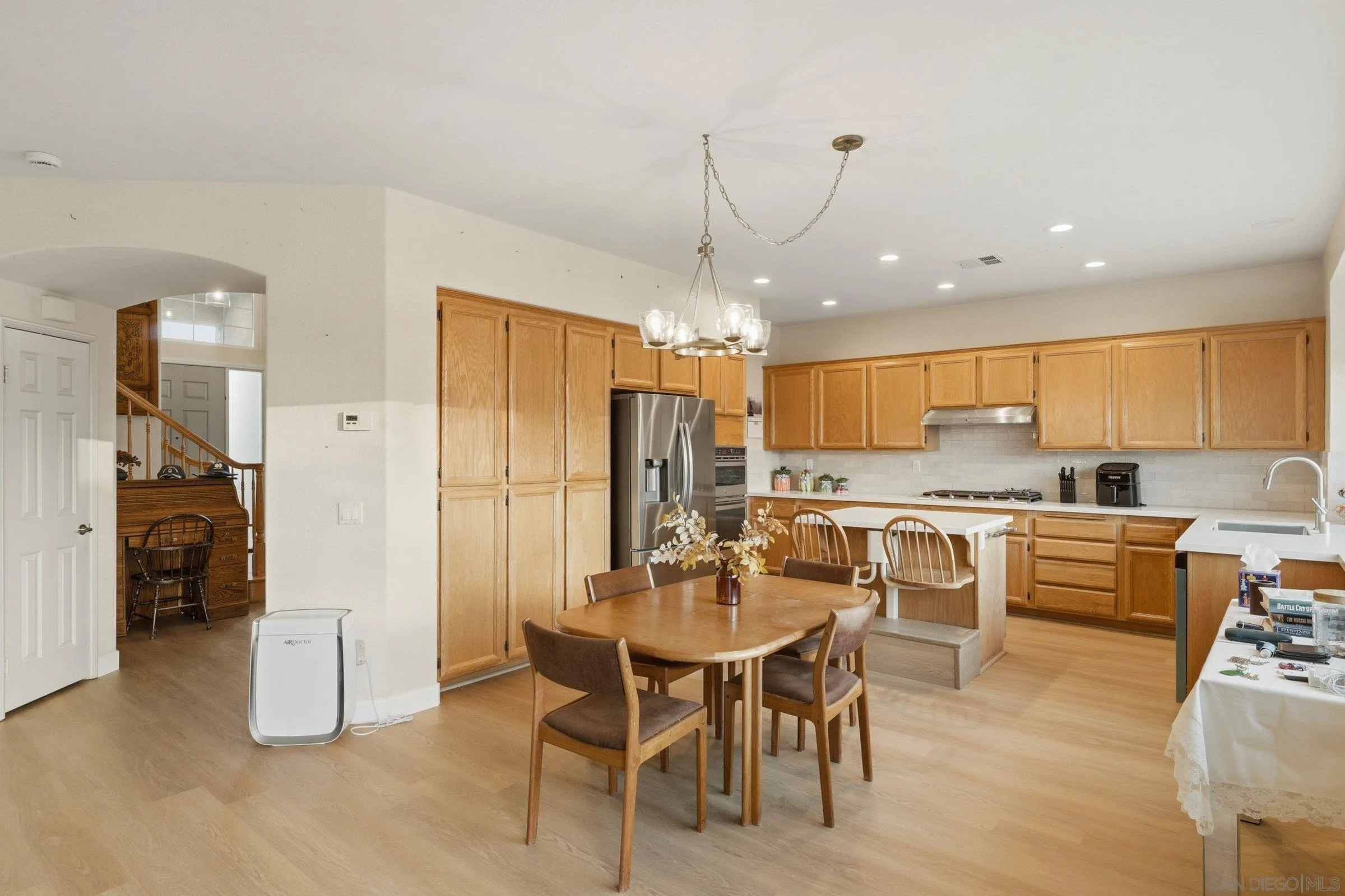 https://cdn.realtyfeed.com/cdn/127/260019294/b458f701f6ce28f77e9e51f196d79d55.webp