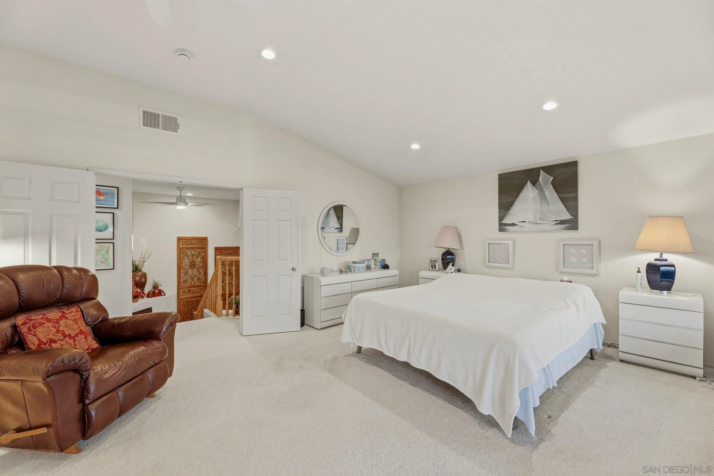 https://cdn.realtyfeed.com/cdn/127/260019294/ca4855f4706ae81dc51866f9f7df7d0a.webp