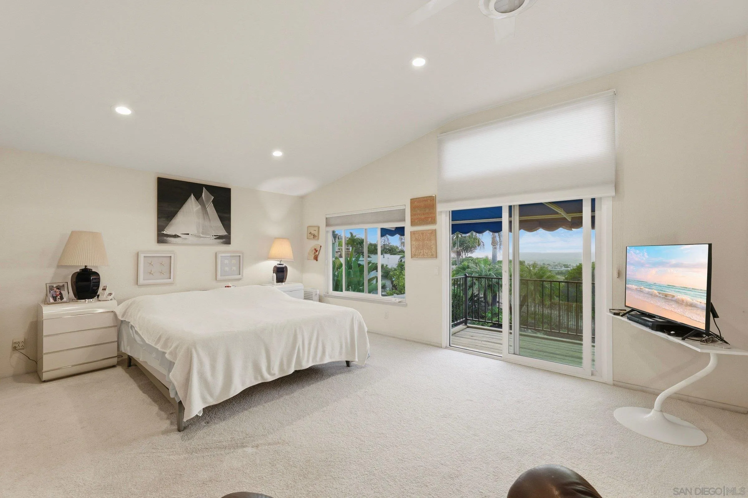 https://cdn.realtyfeed.com/cdn/127/260019294/cf52d4526fd6308b3ebee8b61182688f.webp