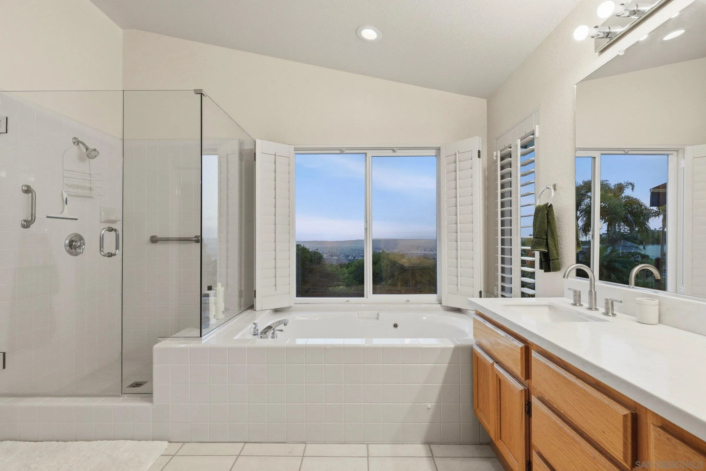 https://cdn.realtyfeed.com/cdn/127/260019294/e02a35cb3726f96d25b24d480a0592af.webp