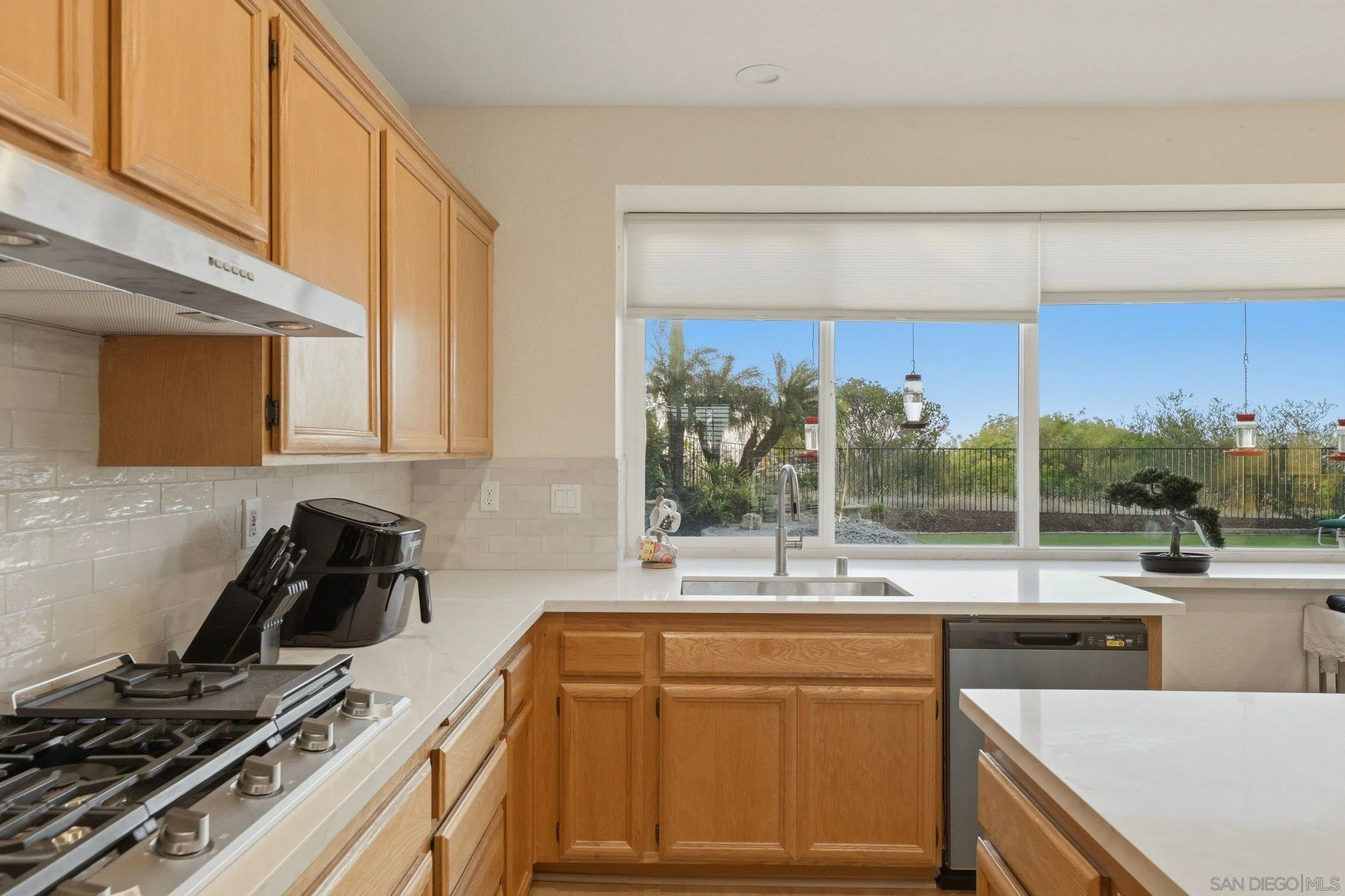 https://cdn.realtyfeed.com/cdn/127/260019294/eba180c3712ff13b6c5733717b4d9e41.webp
