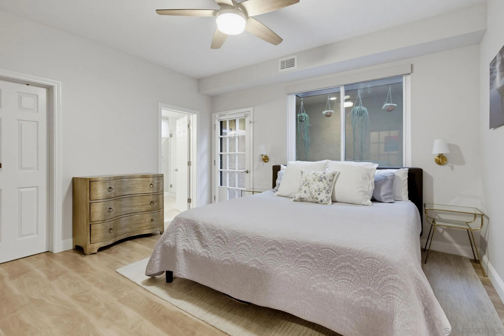 Photo #13: 260019295 Listing: Photo #13