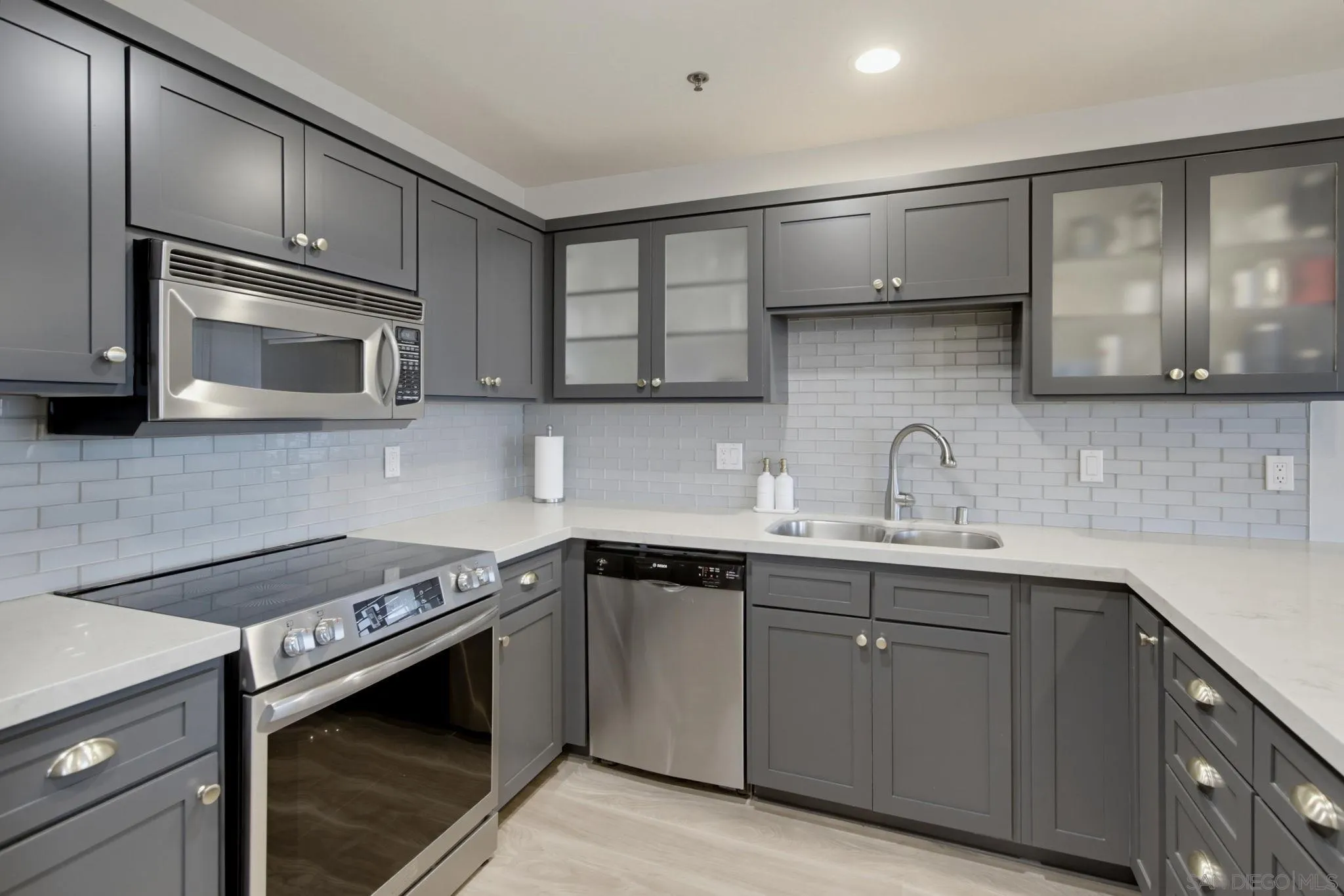 Photo #11: 260019295 Listing: Photo #11