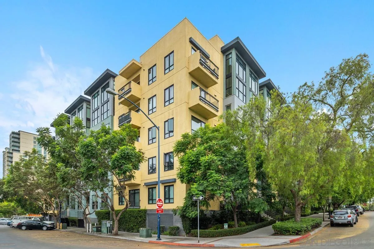 Photo #1: 260019296 Listing: Photo #1