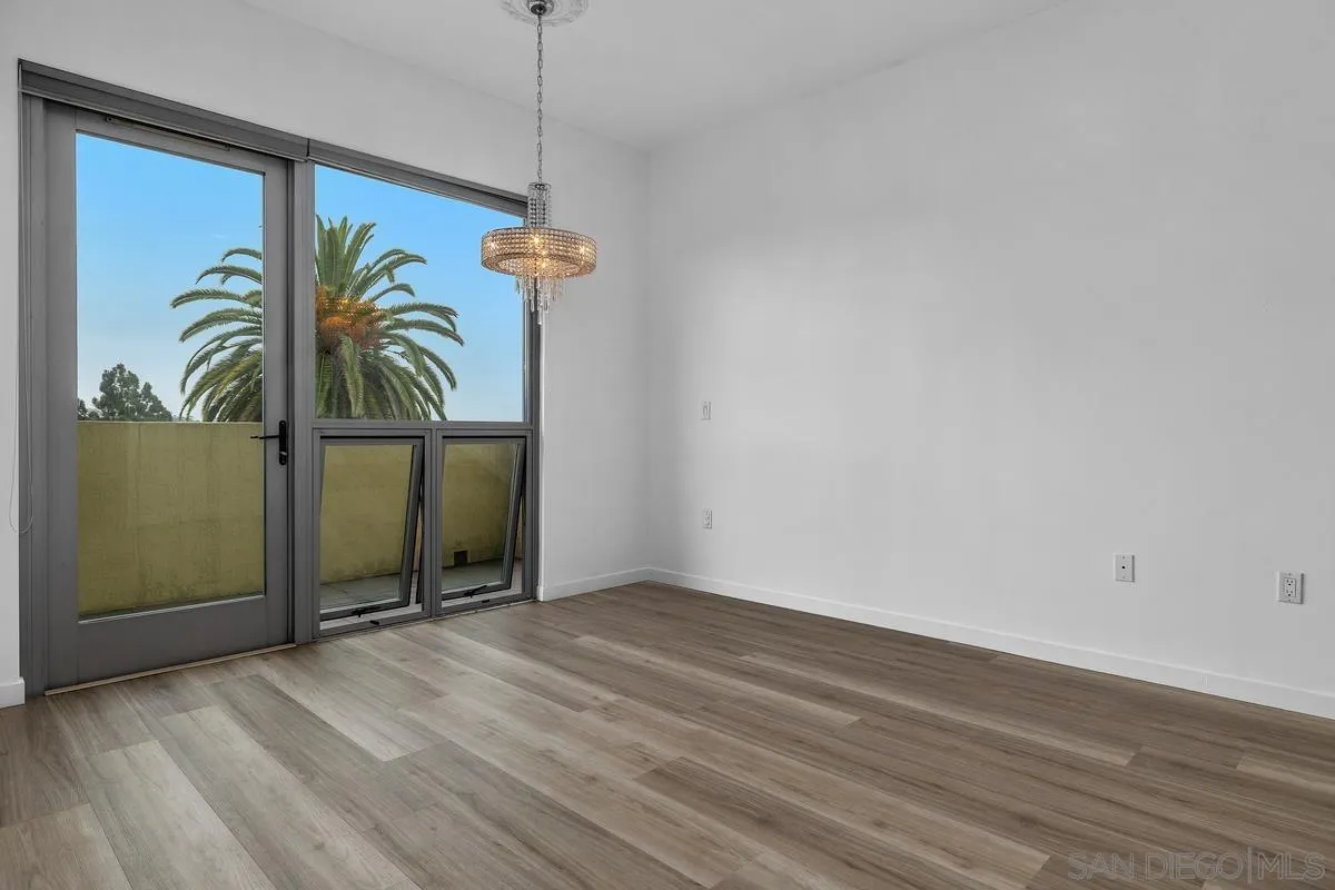 https://cdn.realtyfeed.com/cdn/127/260019296/6e361b62b07b5abe609d37431c4e8db2.webp