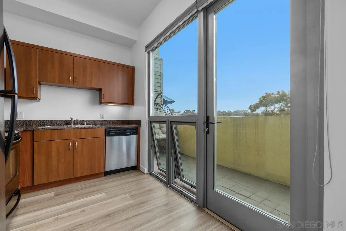 Photo #7: 260019296 Listing: Photo #7