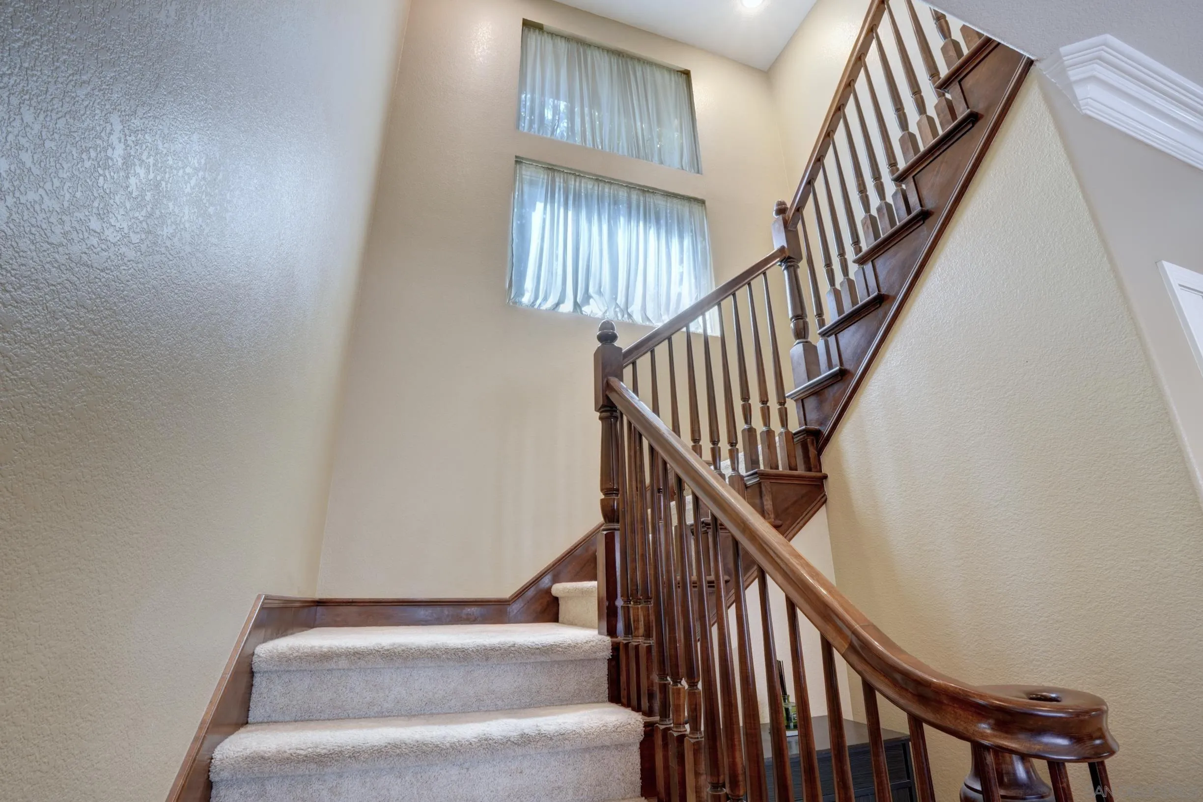 https://cdn.realtyfeed.com/cdn/127/260019303/4d2c1b65f42a95727ea083499d2f3a3b.webp