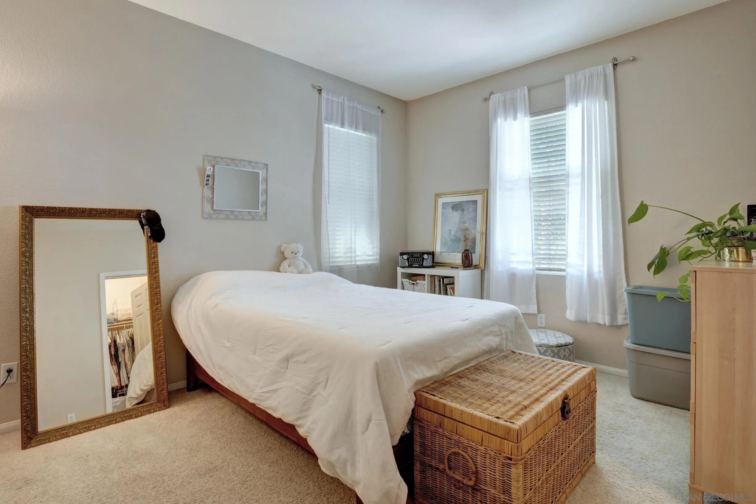 https://cdn.realtyfeed.com/cdn/127/260019303/c61323c2b8ee97748d9a4dfa7c4af9c0.webp