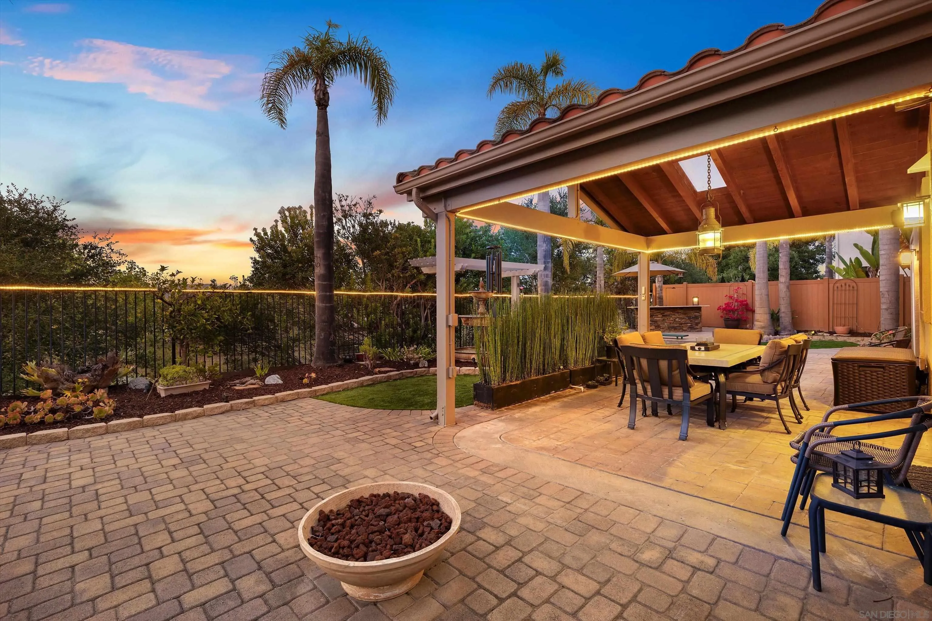 https://cdn.realtyfeed.com/cdn/127/260019304/1cd9dfd0dcc94d9617611ded11116045.webp