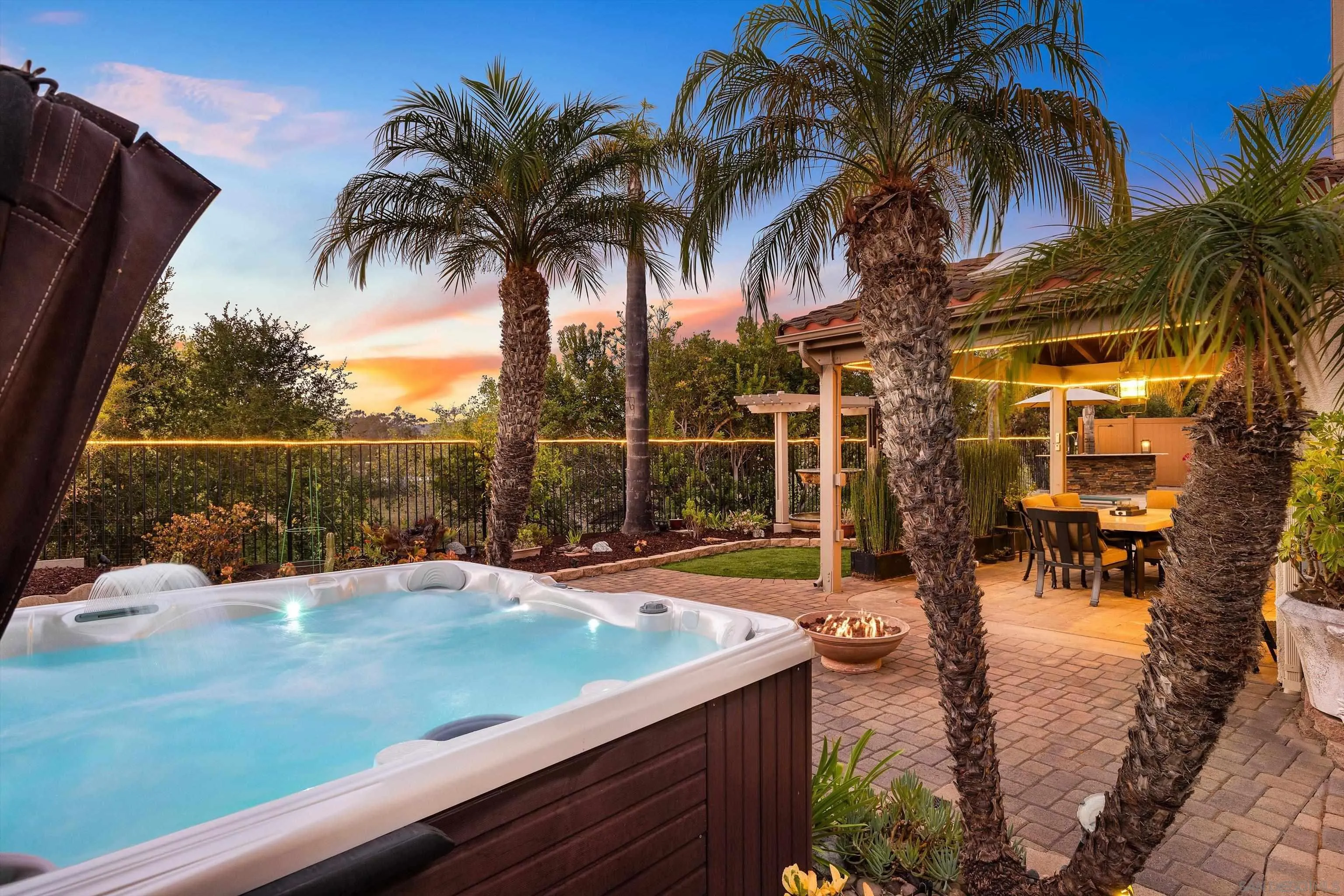 https://cdn.realtyfeed.com/cdn/127/260019304/77e3b08ce5b061289e76bfe342762e0a.webp