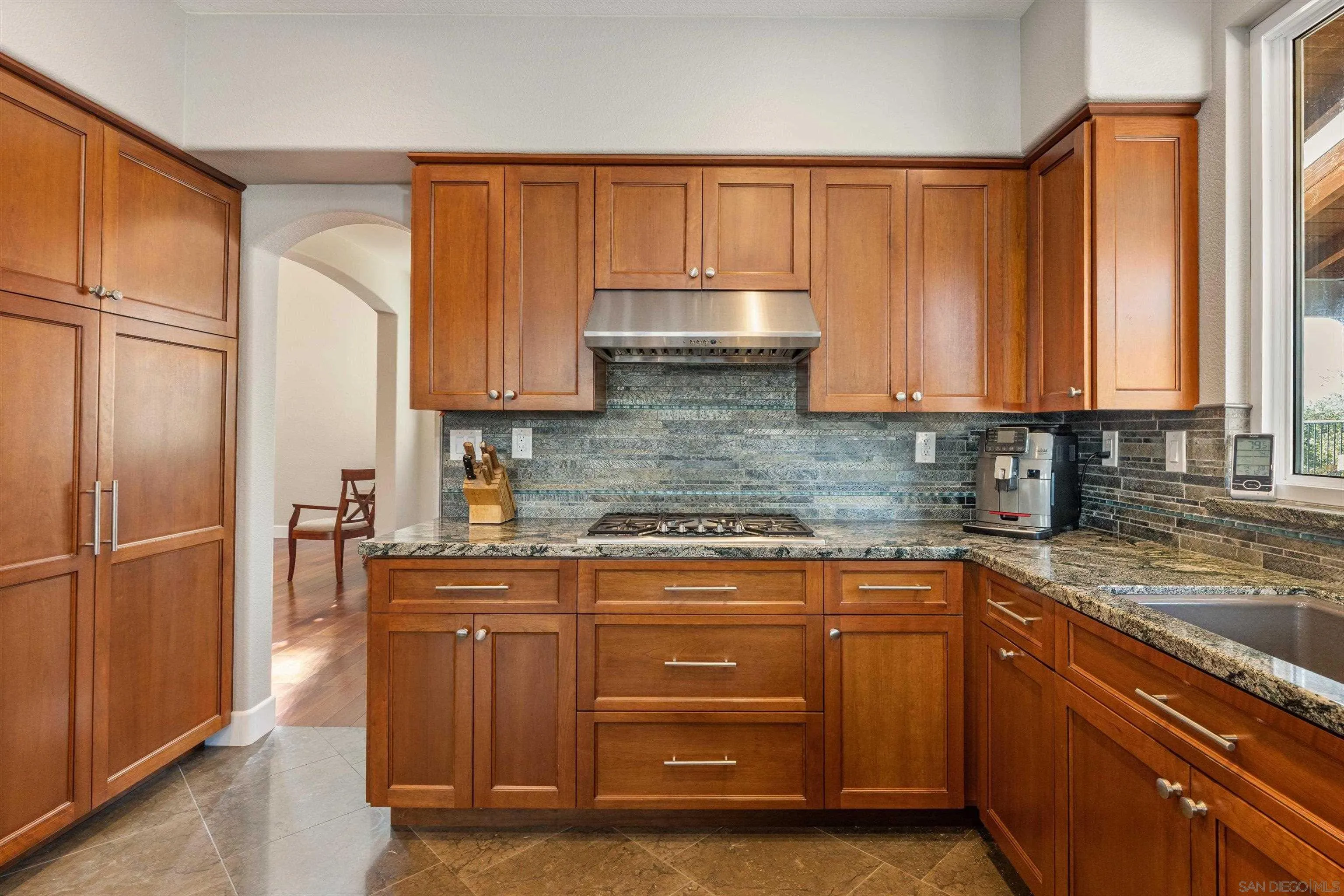 https://cdn.realtyfeed.com/cdn/127/260019304/89a378c1f78c756ee49326ff6d4338fd.webp