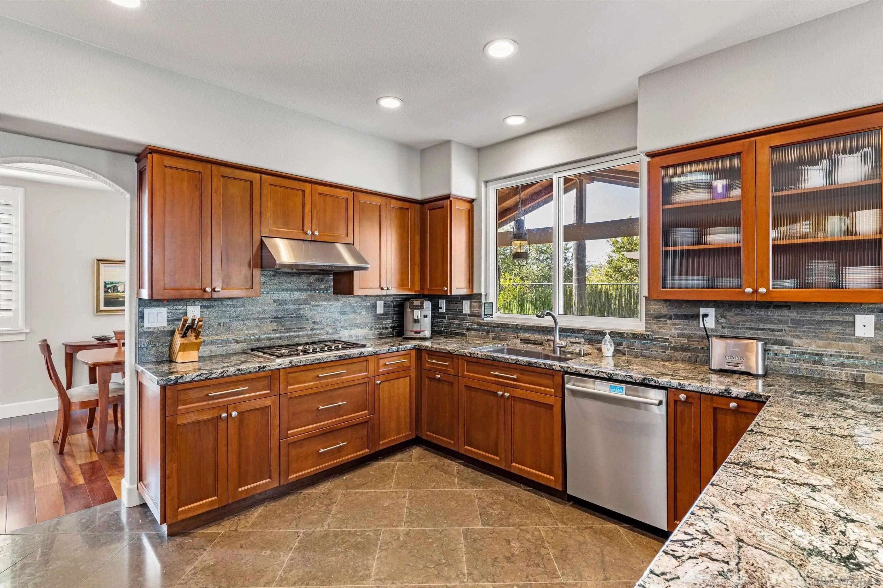 https://cdn.realtyfeed.com/cdn/127/260019304/8f17e57b34f441c93a83f821d9c682fa.webp