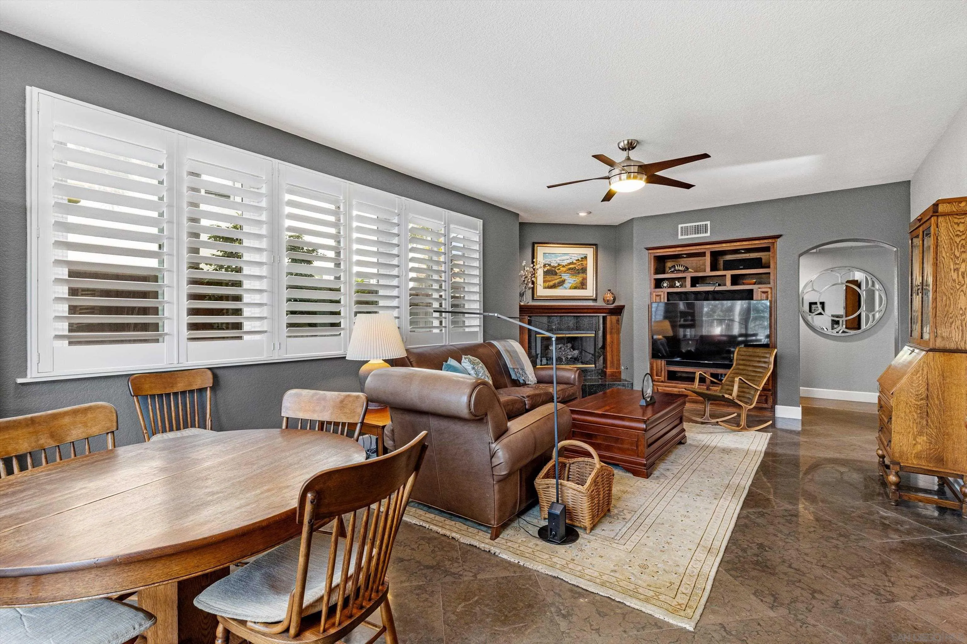 https://cdn.realtyfeed.com/cdn/127/260019304/a58789f1d30b41733df2479a45ea2d17.webp