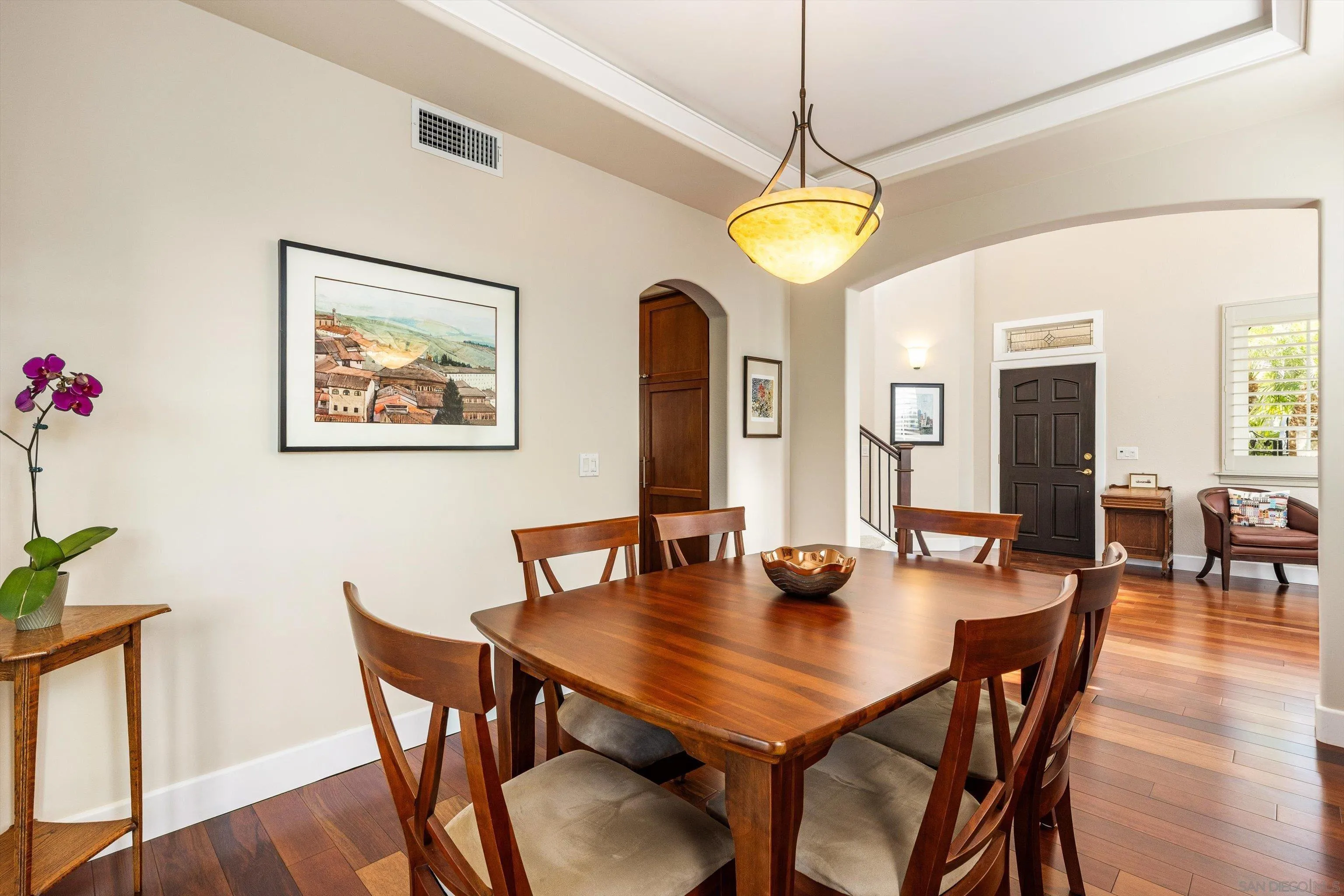 https://cdn.realtyfeed.com/cdn/127/260019304/ec8257e5557b86587c749341a61e4cb6.webp
