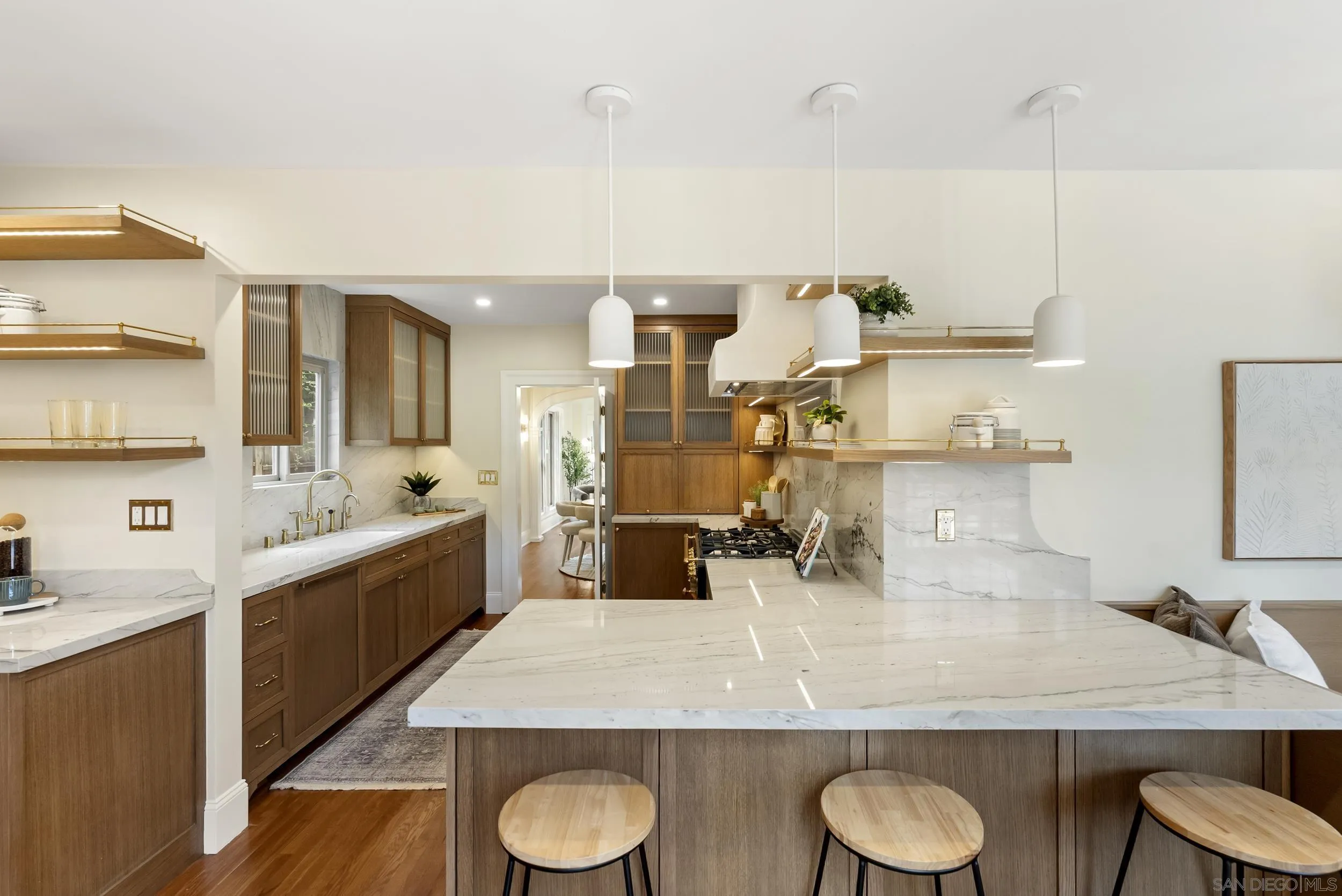 https://cdn.realtyfeed.com/cdn/127/260019305/2476097358bd98f2a098f9673437ab2e.webp