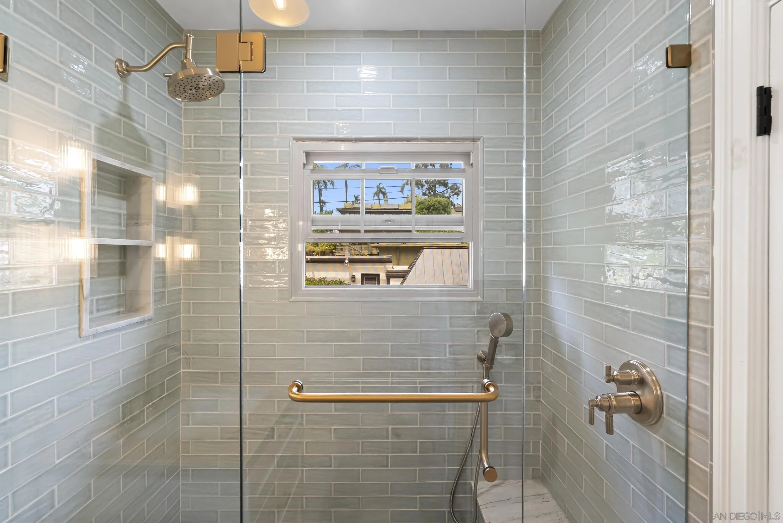 https://cdn.realtyfeed.com/cdn/127/260019305/301d46106d9cedfdbf0abd0ca28a0e60.webp