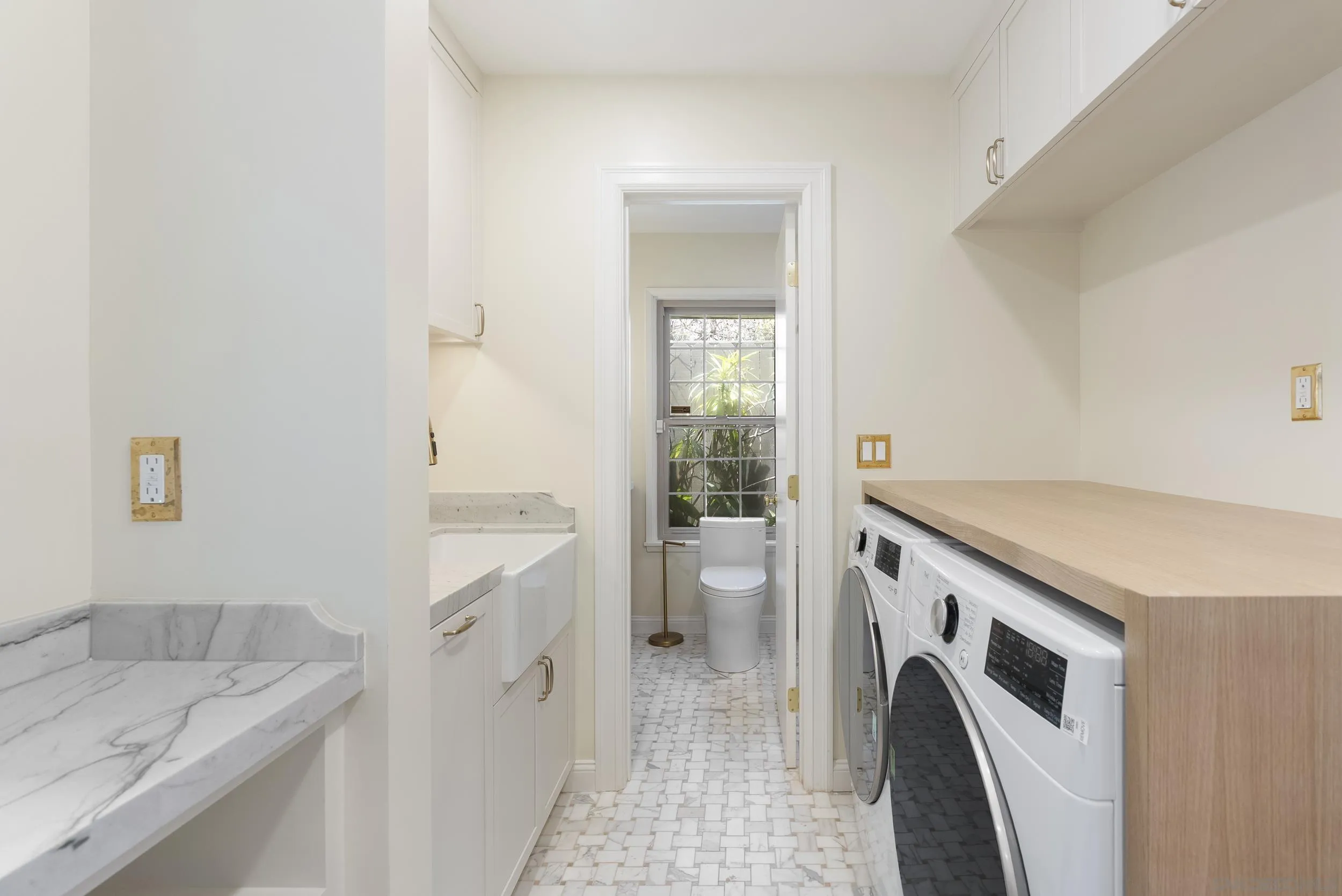 https://cdn.realtyfeed.com/cdn/127/260019305/3cf5f16e12bf762dcc5b4e9494af4a13.webp