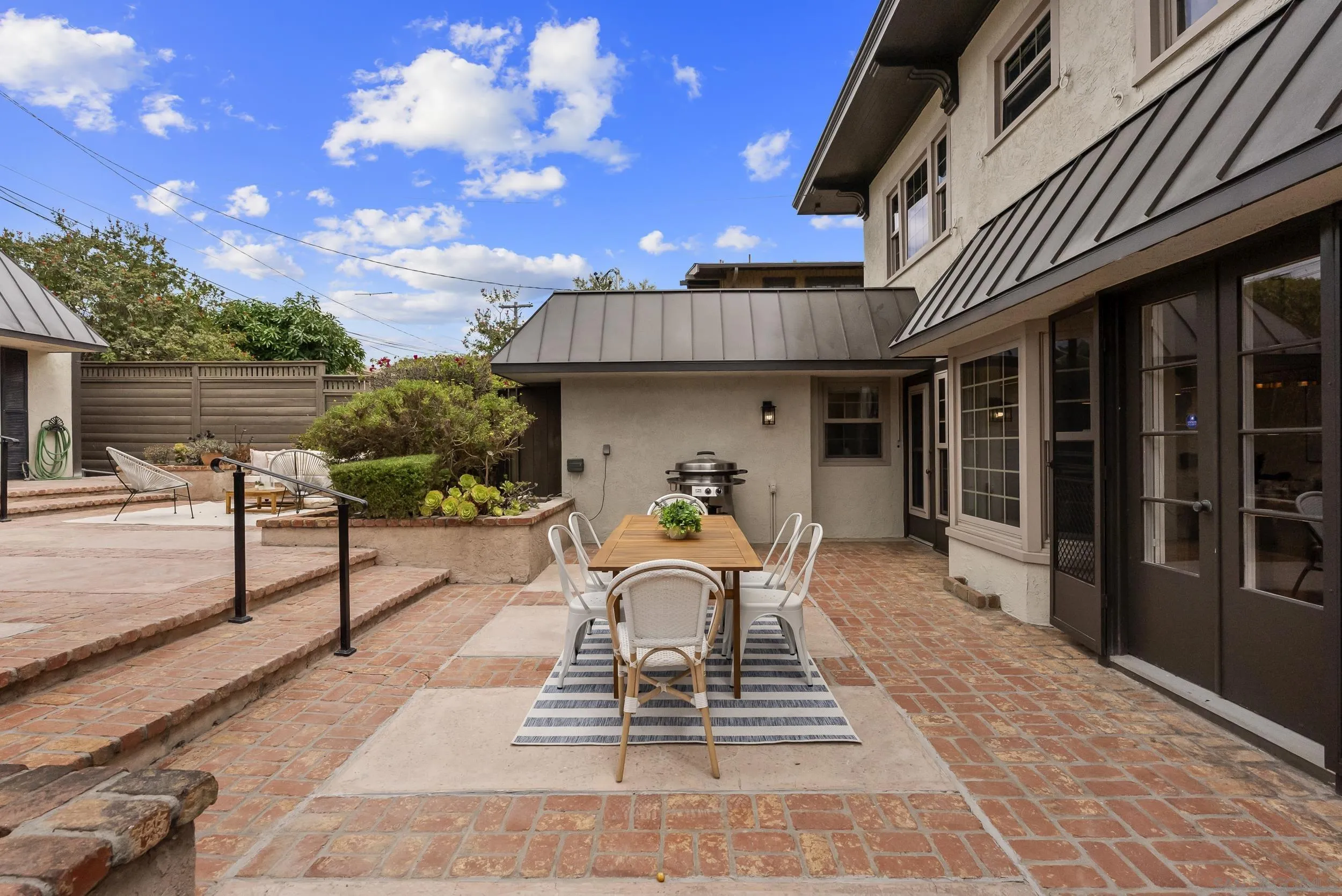 https://cdn.realtyfeed.com/cdn/127/260019305/42a64389f57e0d6f1f88ff9fc0ebcaec.webp