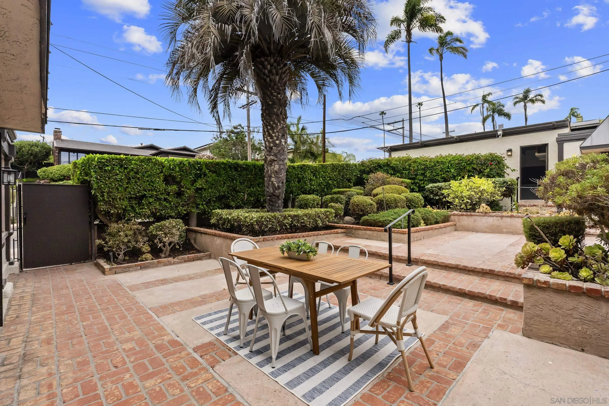 https://cdn.realtyfeed.com/cdn/127/260019305/4662a53d68677aad8d917b58e20cb13b.webp