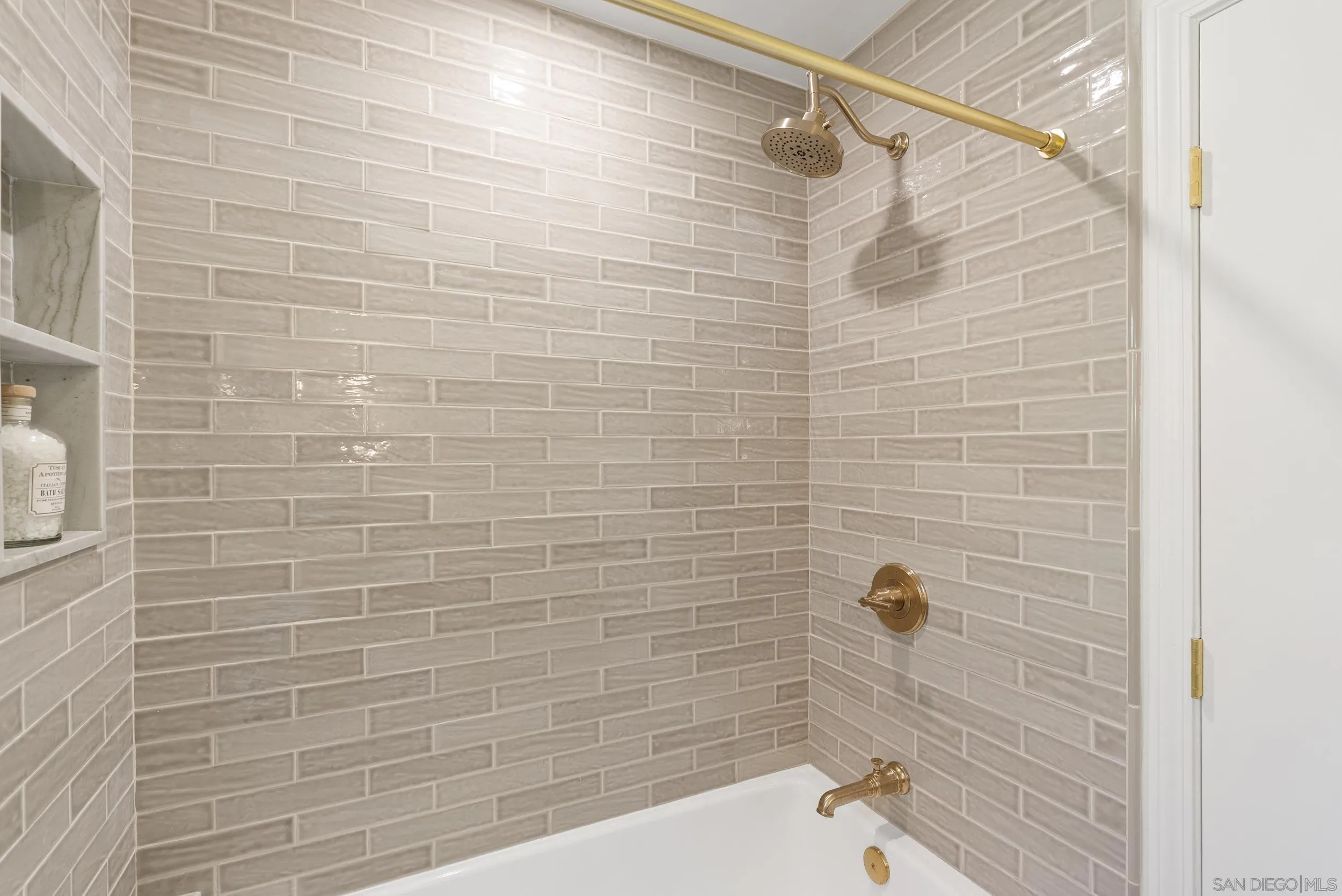 https://cdn.realtyfeed.com/cdn/127/260019305/7edf5f0468a39ac6e53a8dfbc4ae5d5e.webp