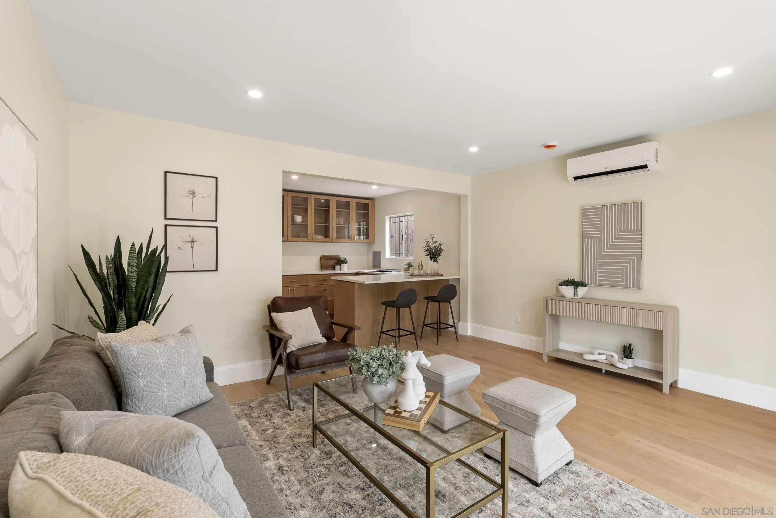 https://cdn.realtyfeed.com/cdn/127/260019305/9439998f8d8989821382690ff25c734b.webp