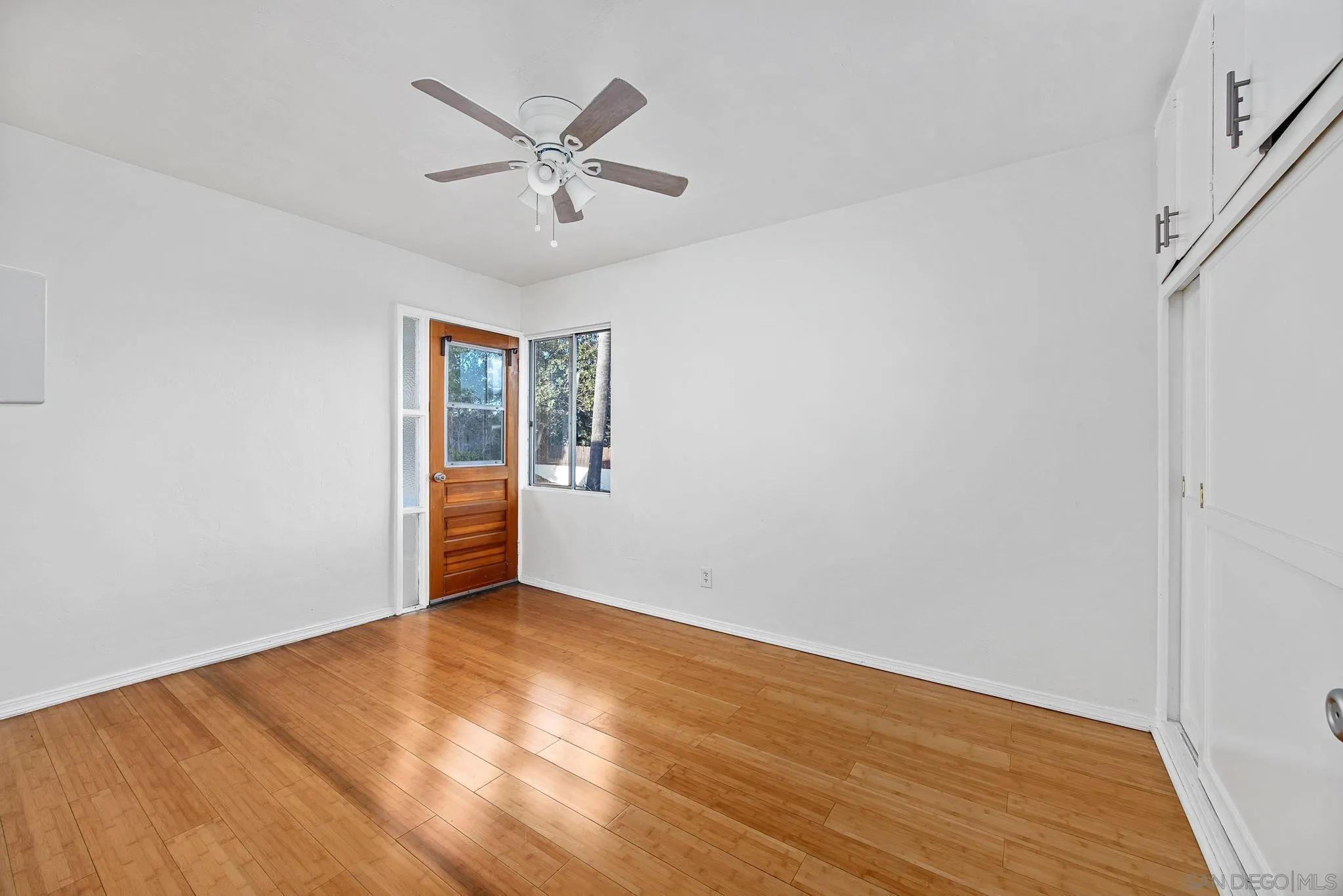 https://cdn.realtyfeed.com/cdn/127/260019306/11f305bf7af000bd0dc1fa7a70bd9067.webp