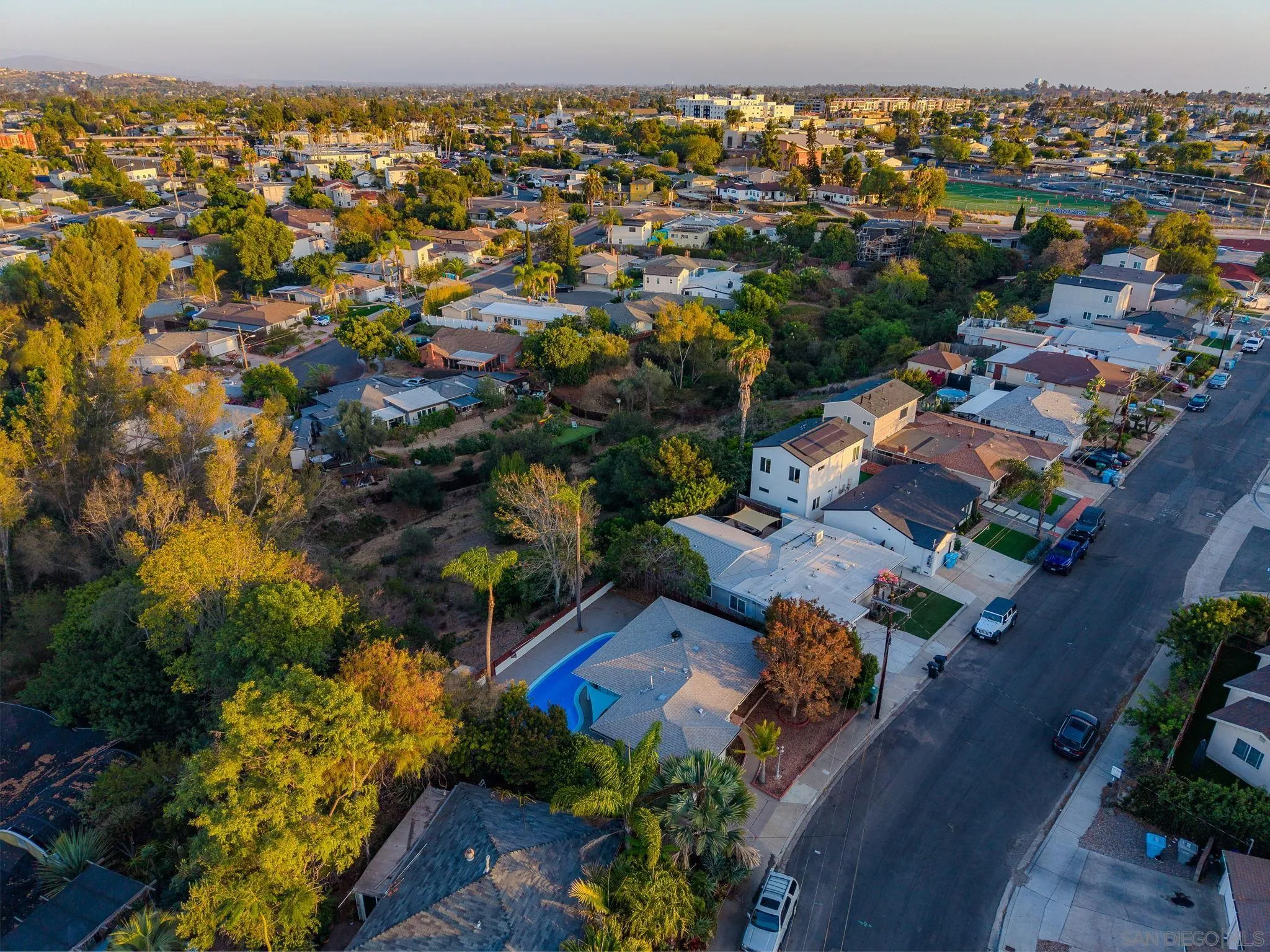 https://cdn.realtyfeed.com/cdn/127/260019306/36ccc0762f3393dedace6b91d5f78e67.webp