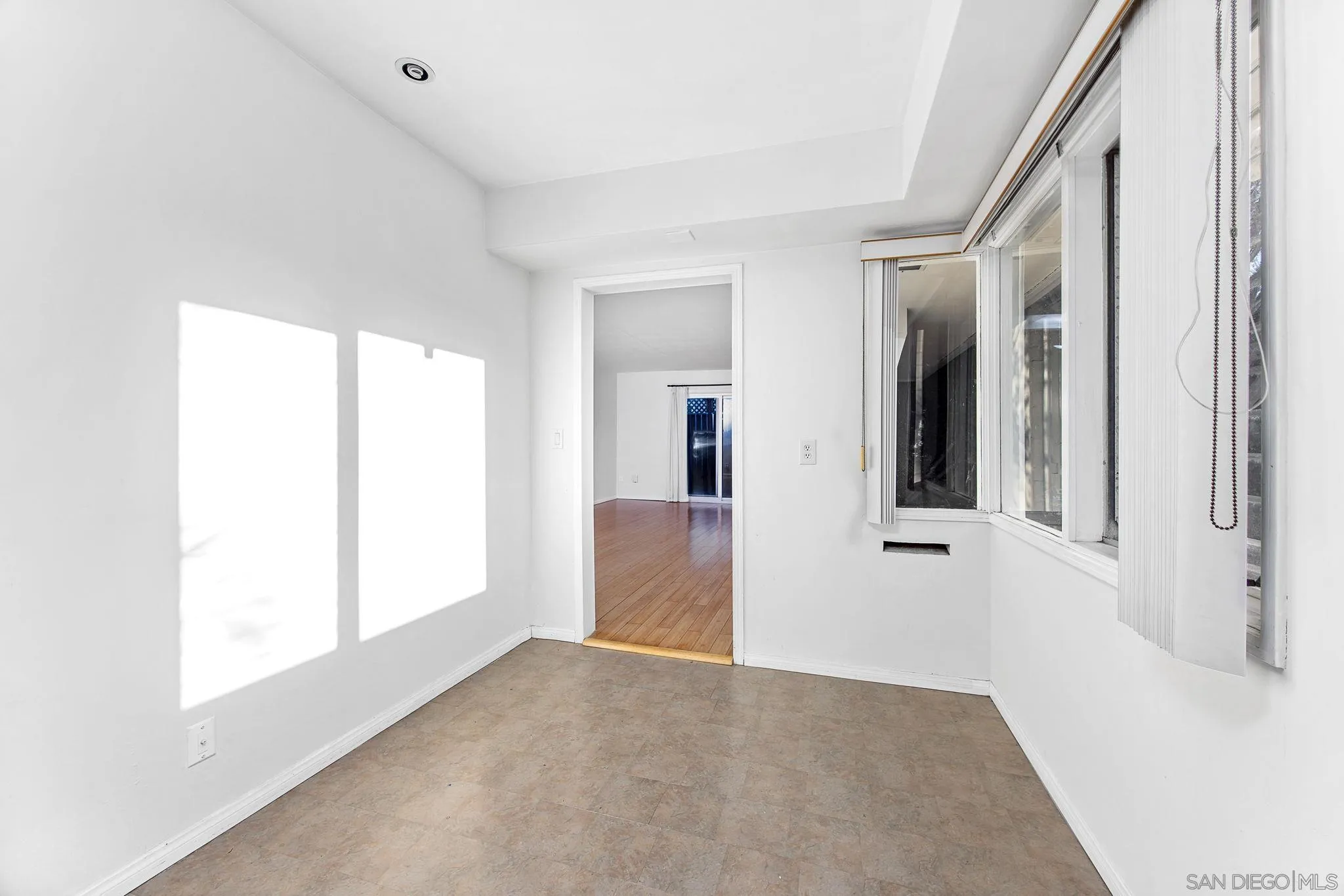 https://cdn.realtyfeed.com/cdn/127/260019306/3b30687c079ea316ee66ec19ef8eb86c.webp
