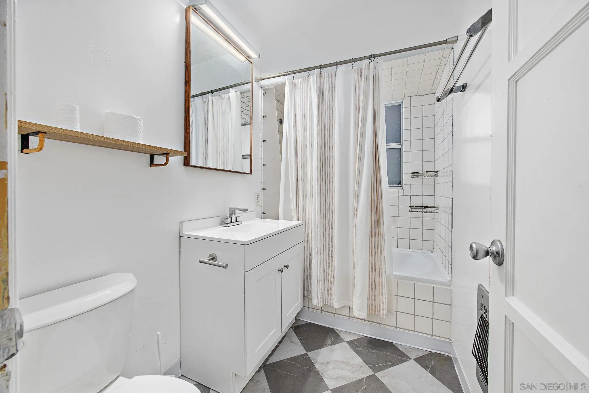 https://cdn.realtyfeed.com/cdn/127/260019306/4aacb398798068faca7431b708a218d3.webp