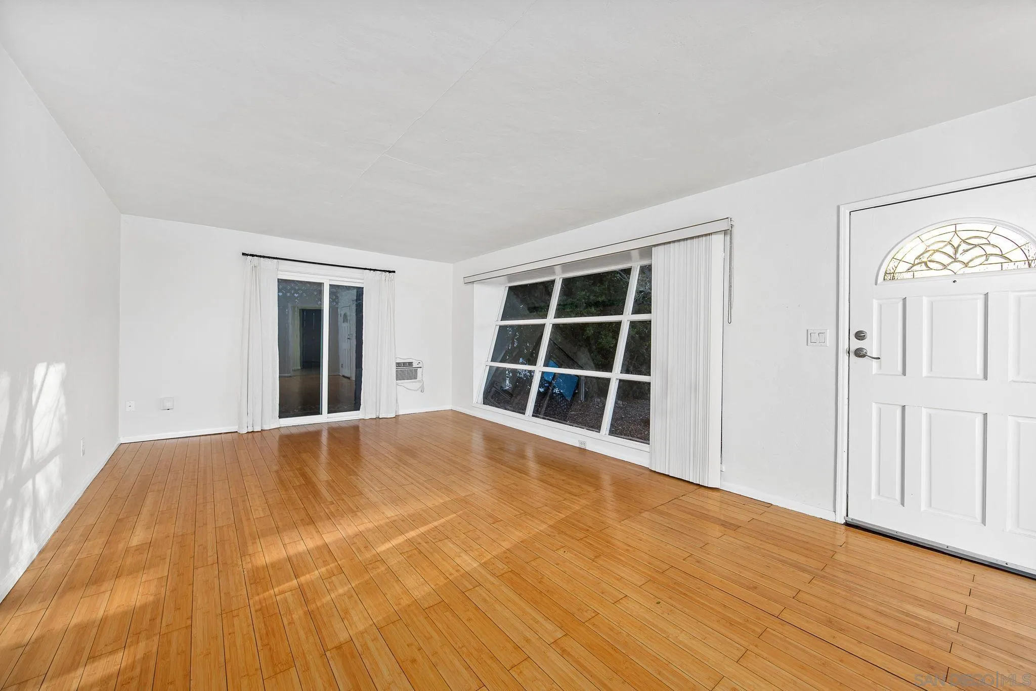 https://cdn.realtyfeed.com/cdn/127/260019306/5cac3543579477c009c56134c42961d1.webp