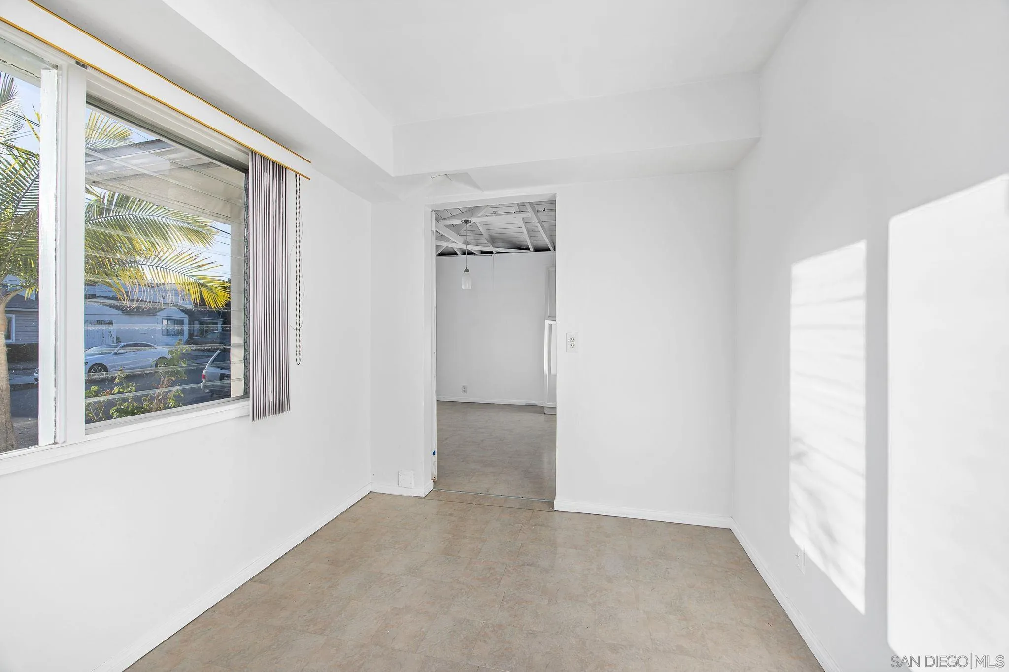 https://cdn.realtyfeed.com/cdn/127/260019306/685a46a63c8626af00f111d1d8e5cb8c.webp