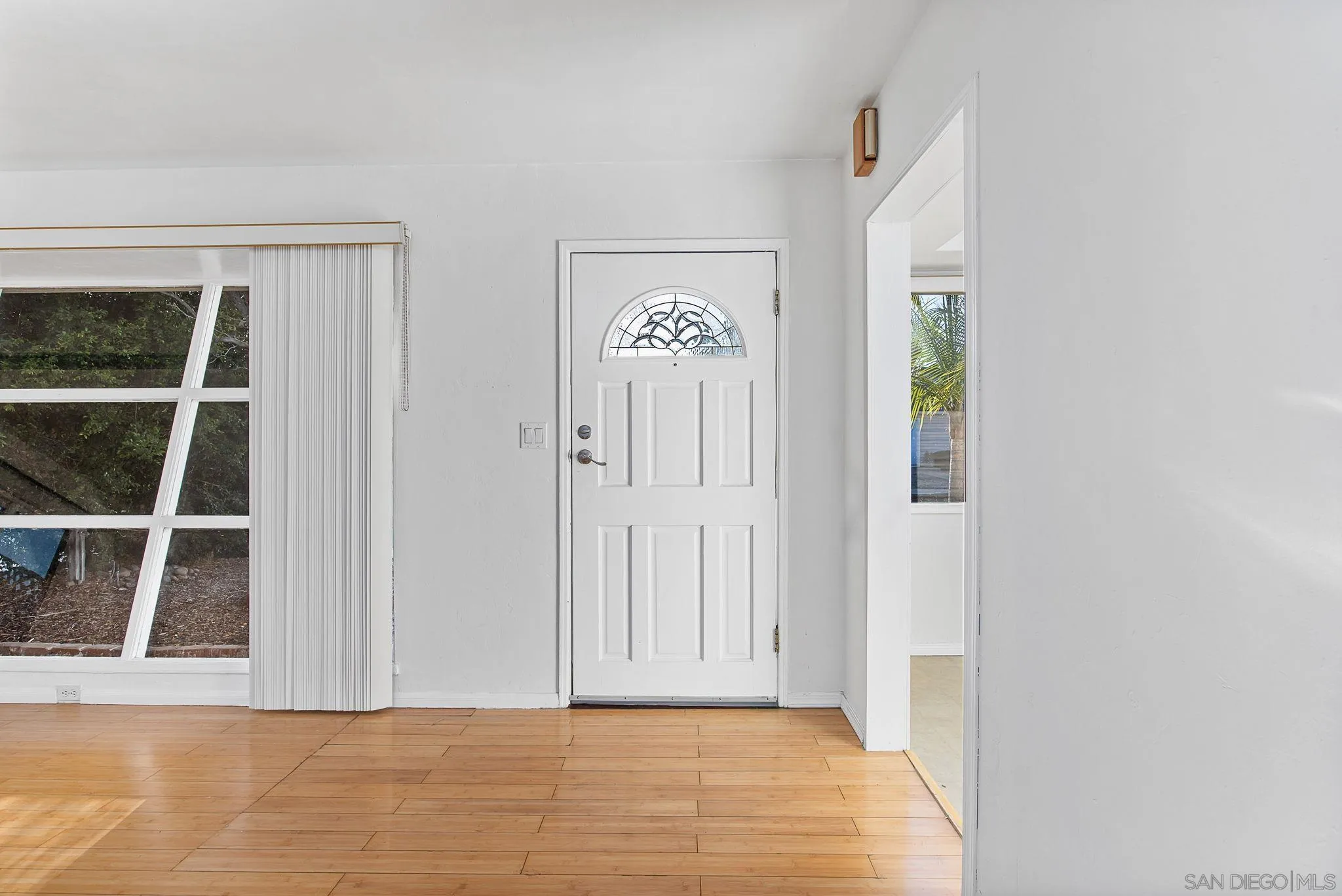 https://cdn.realtyfeed.com/cdn/127/260019306/b1694c3f6066246deb496cb22bd4abc8.webp